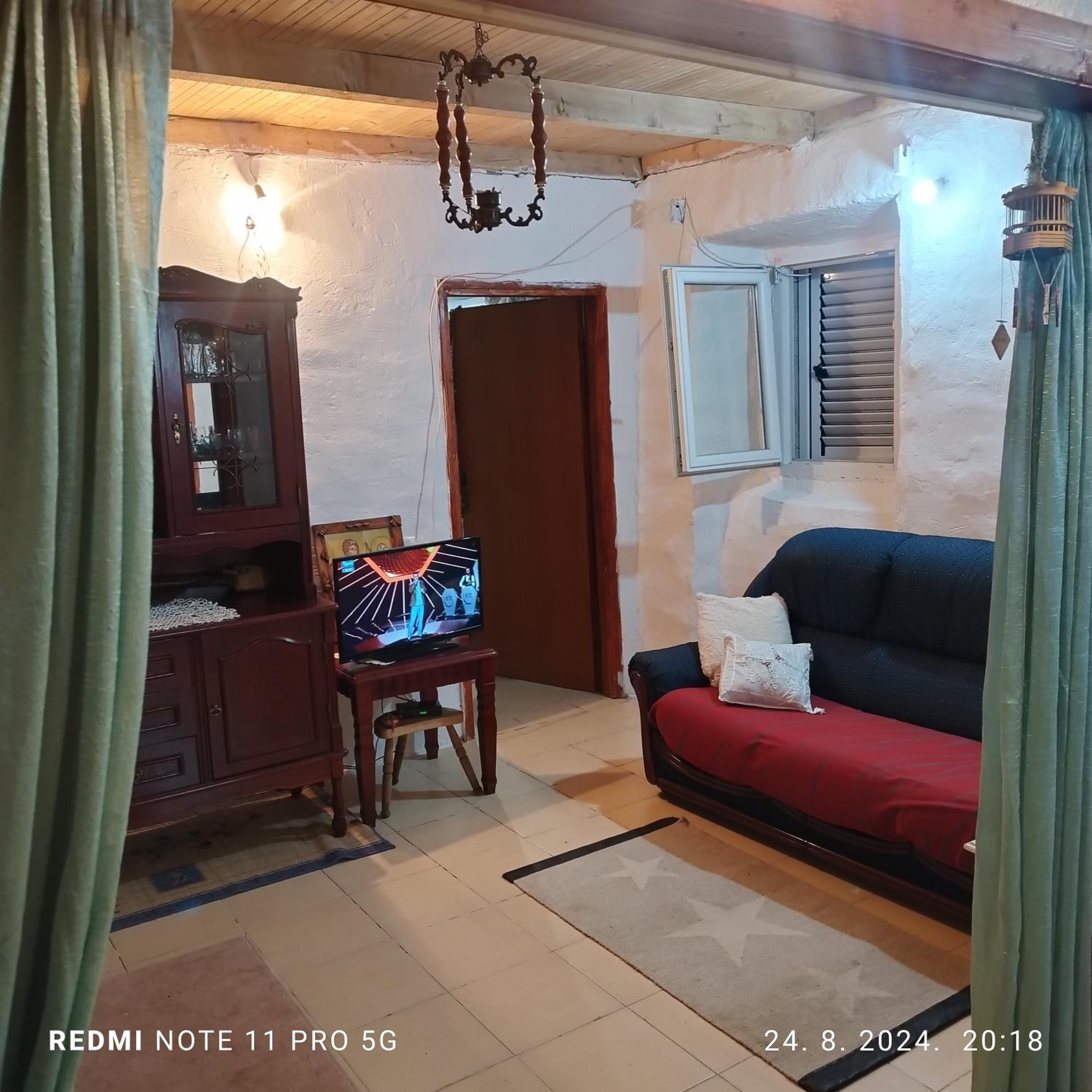 One-Bedroom House photo 2