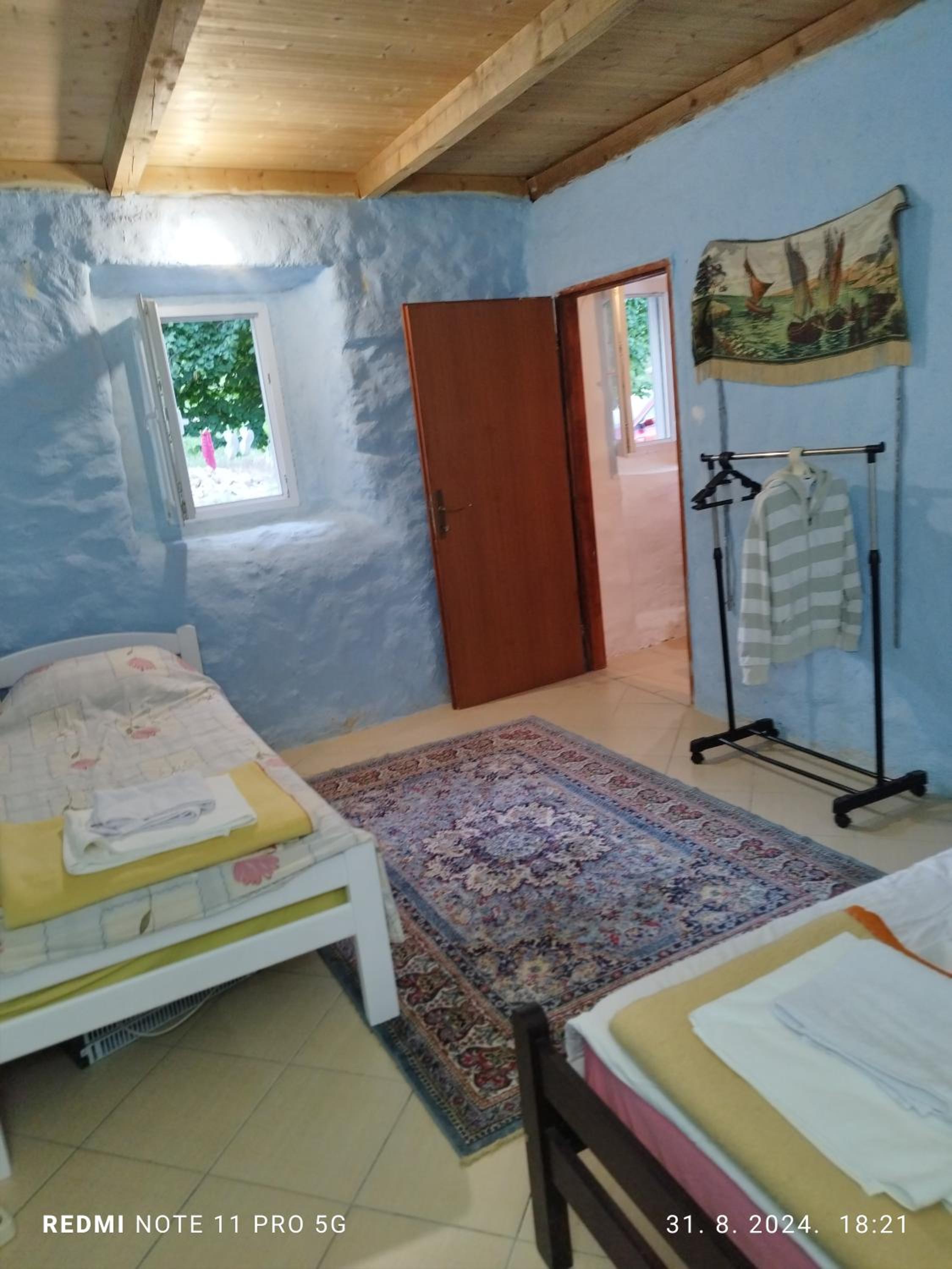 One-Bedroom House photo 3