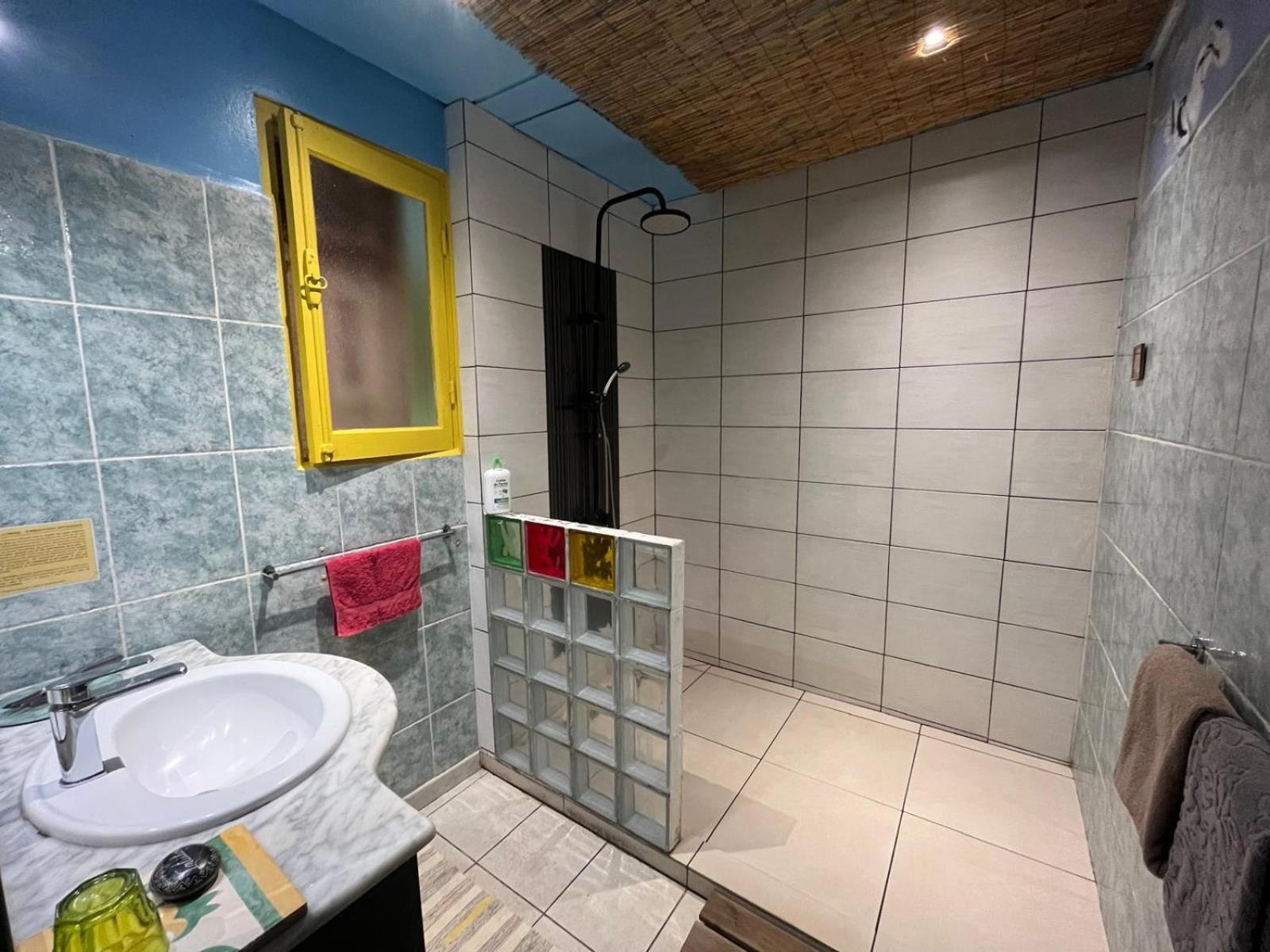 Spacious Room with Terrace - Photo 3