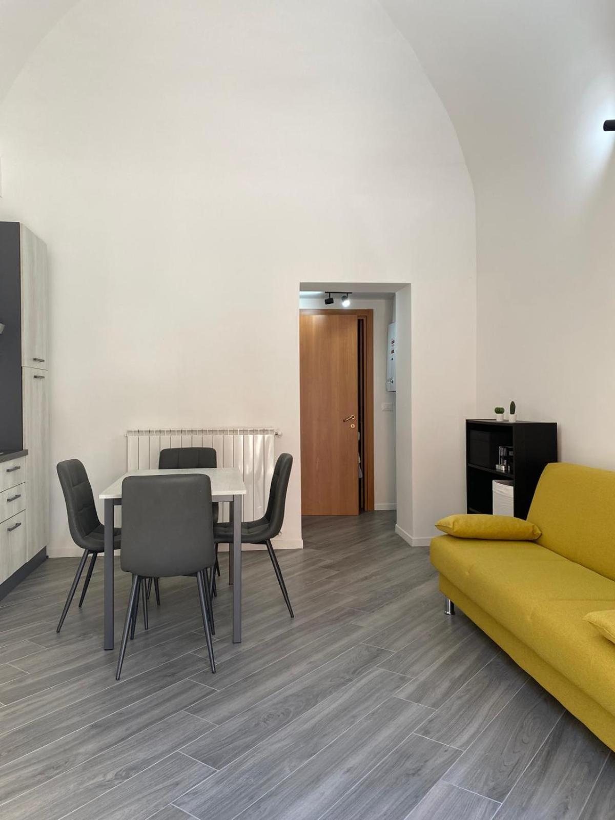 One-Bedroom Apartment photo 3