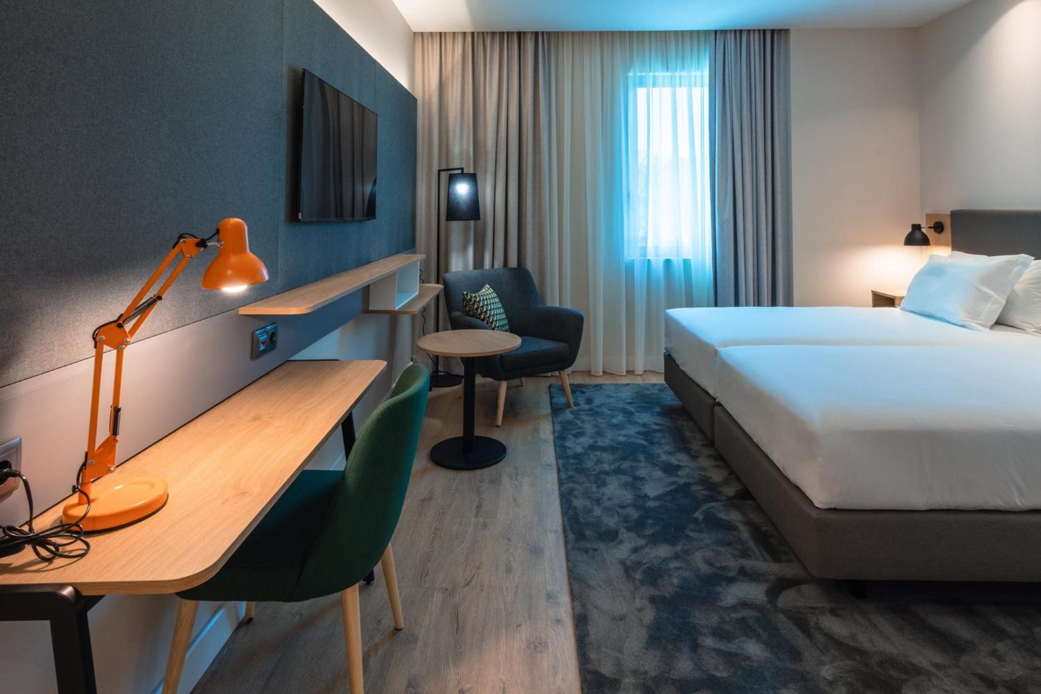 Standard Twin Room - Photo 5