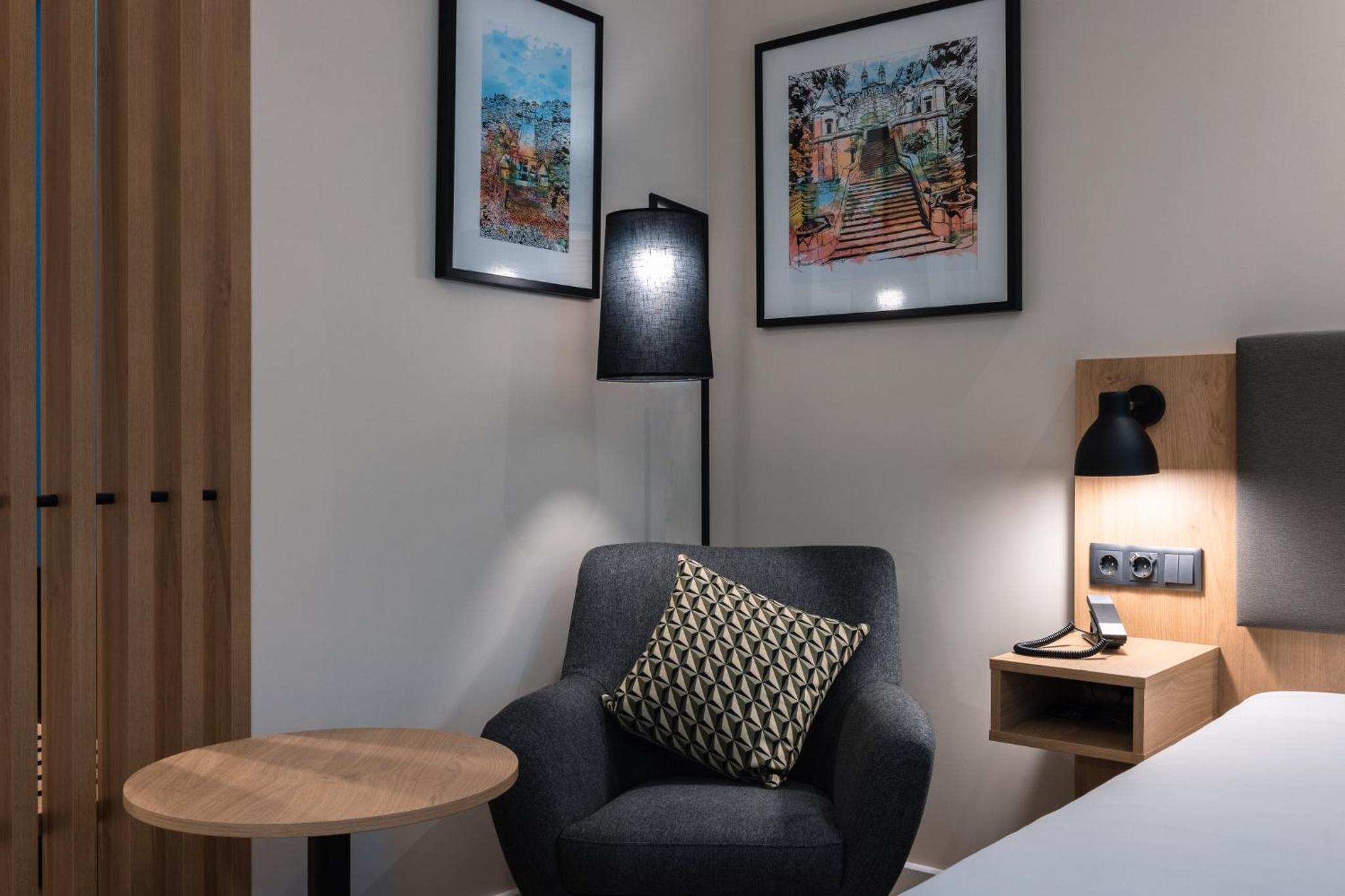 Standard Twin Room - Photo 1