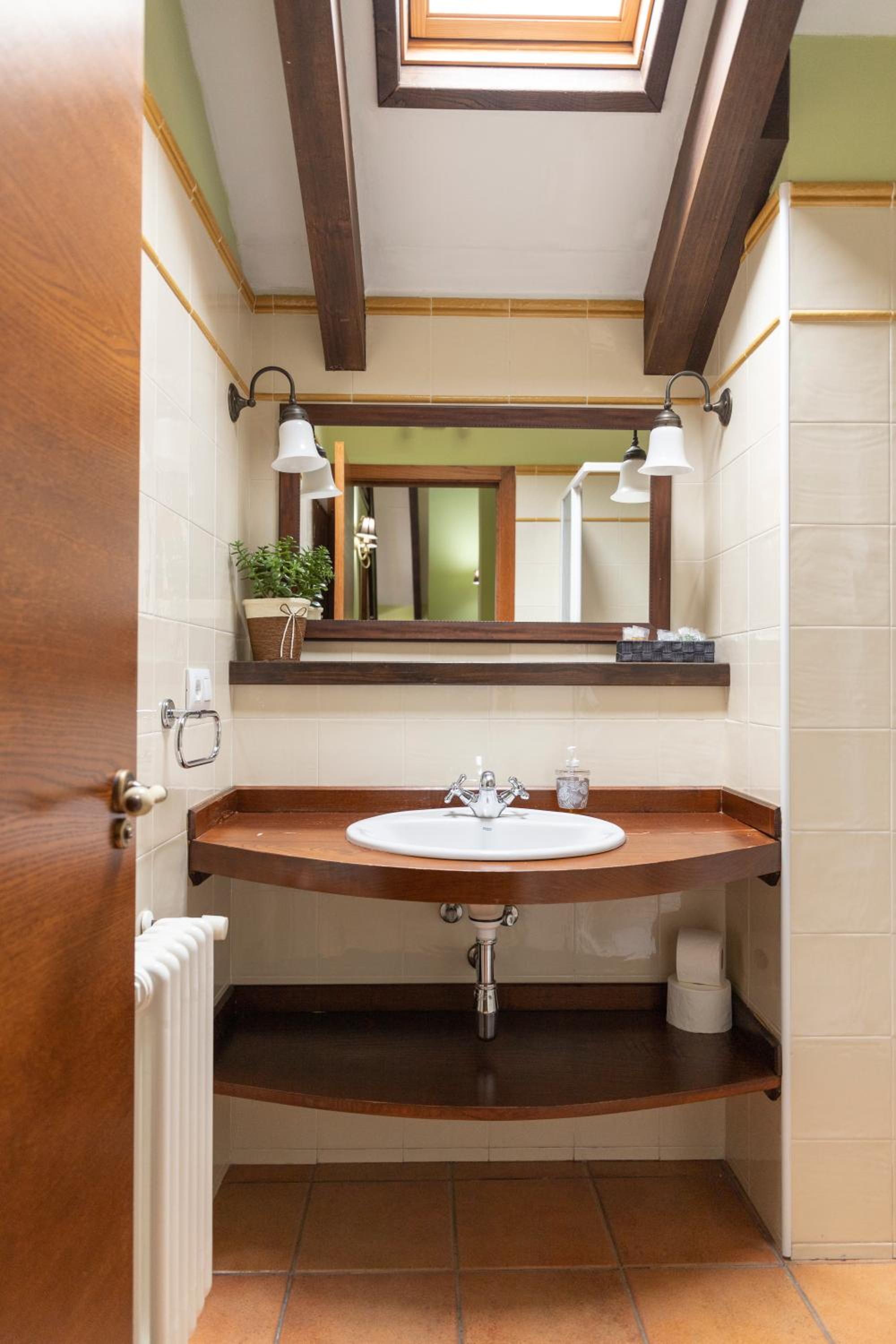 Classic Quadruple Room - Photo 2