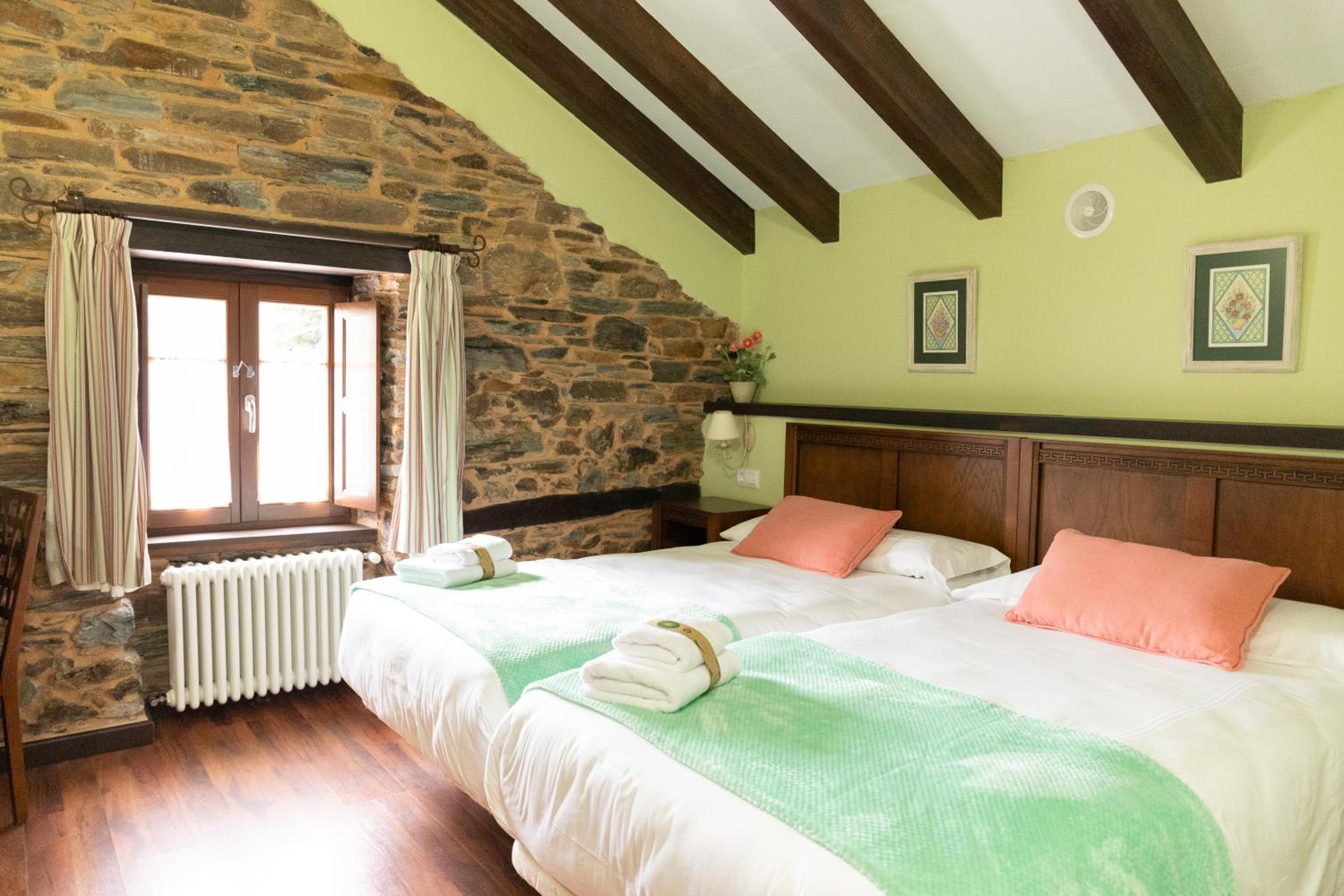Classic Quadruple Room - Photo 4
