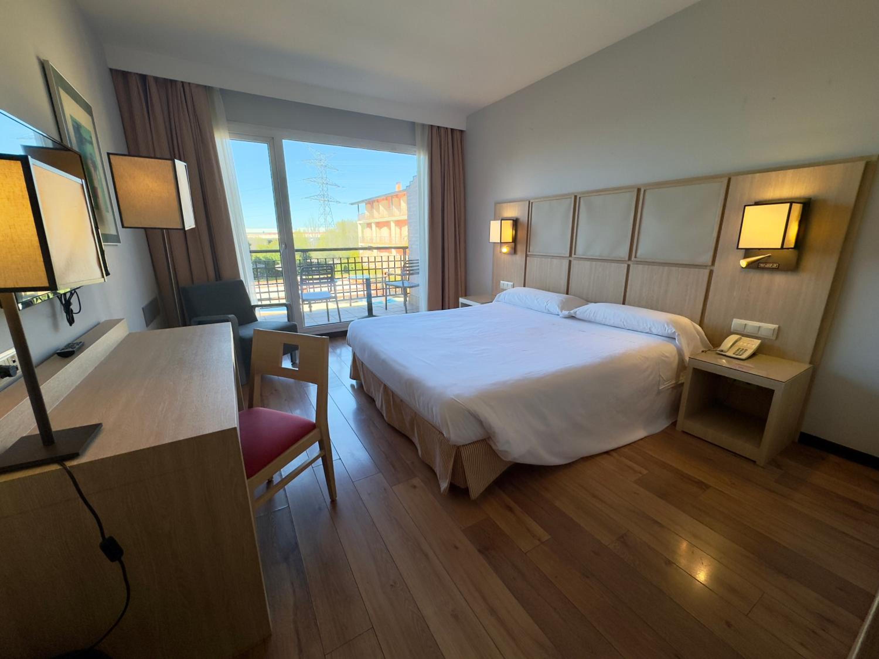 Single Room with Balcony photo 3