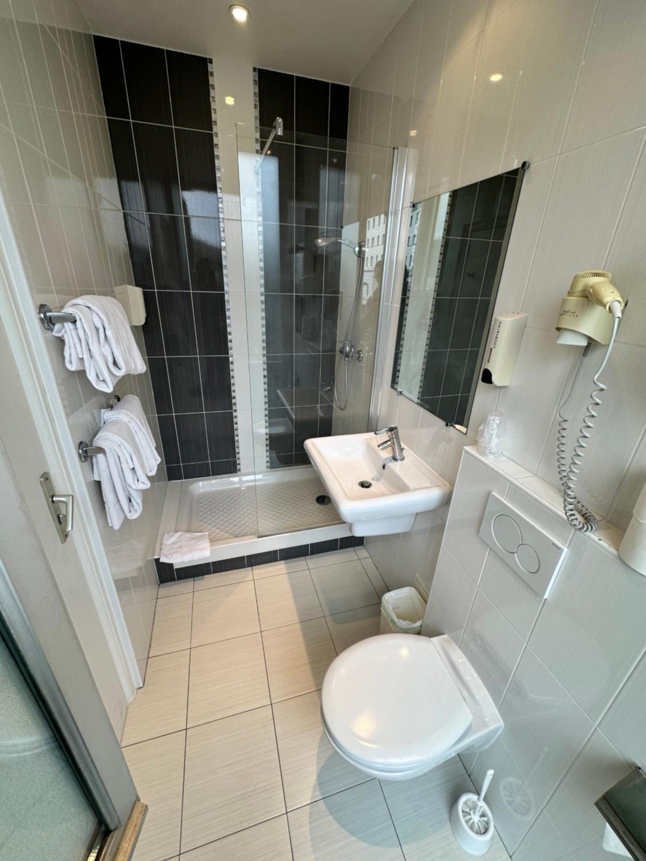 Single Room photo 3