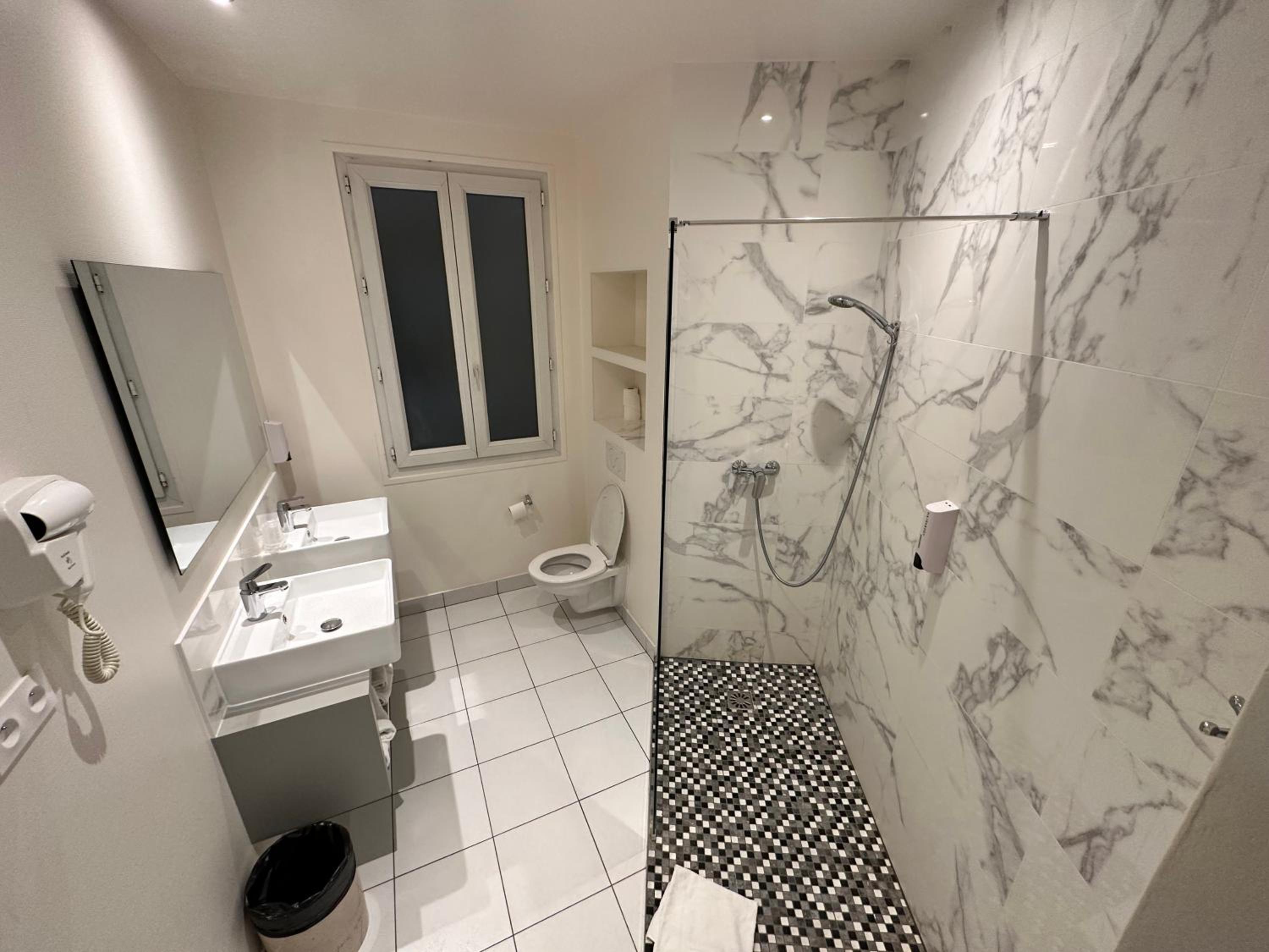 Quadruple Room photo 2