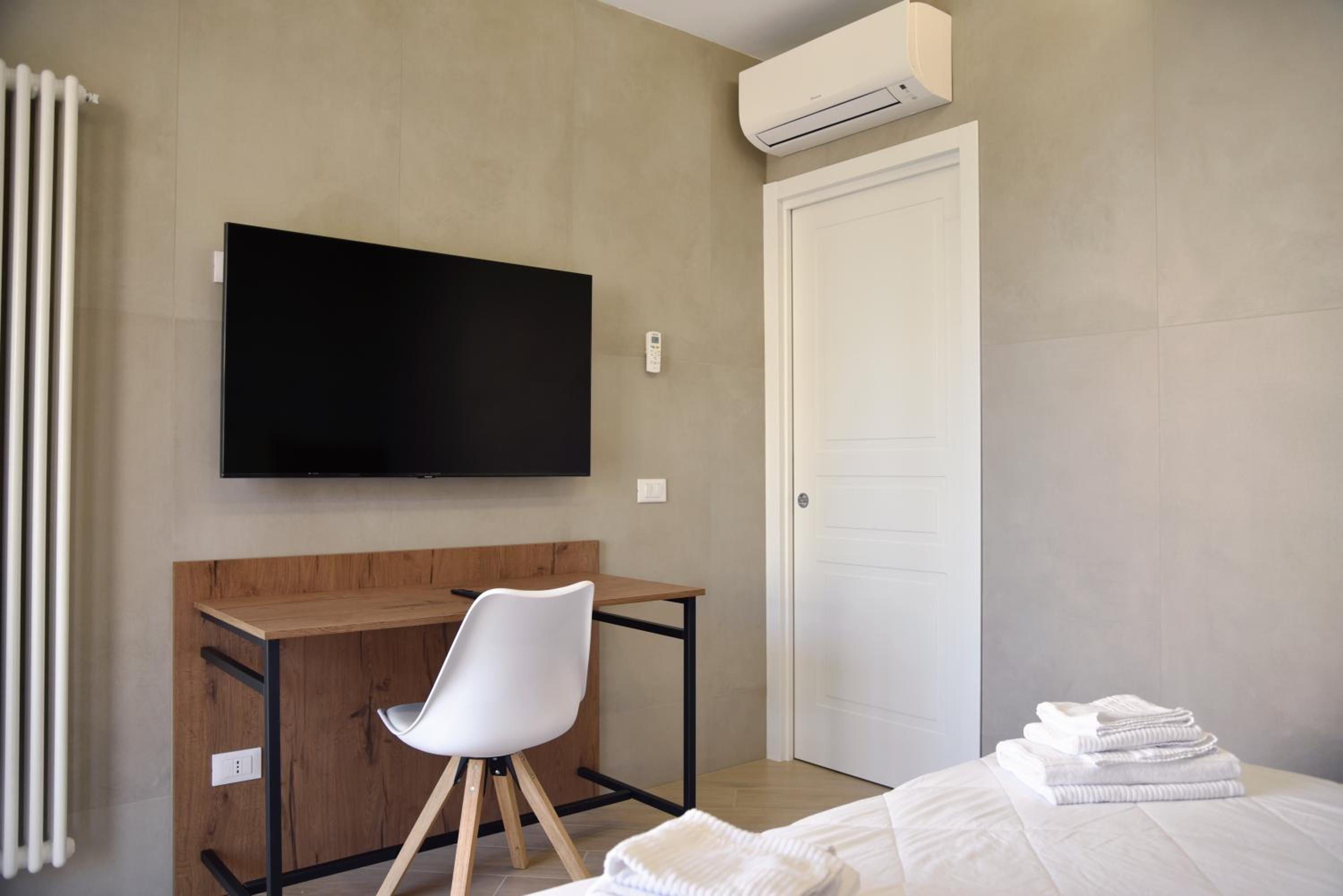Two-Bedroom Apartment with Balcony photo 1