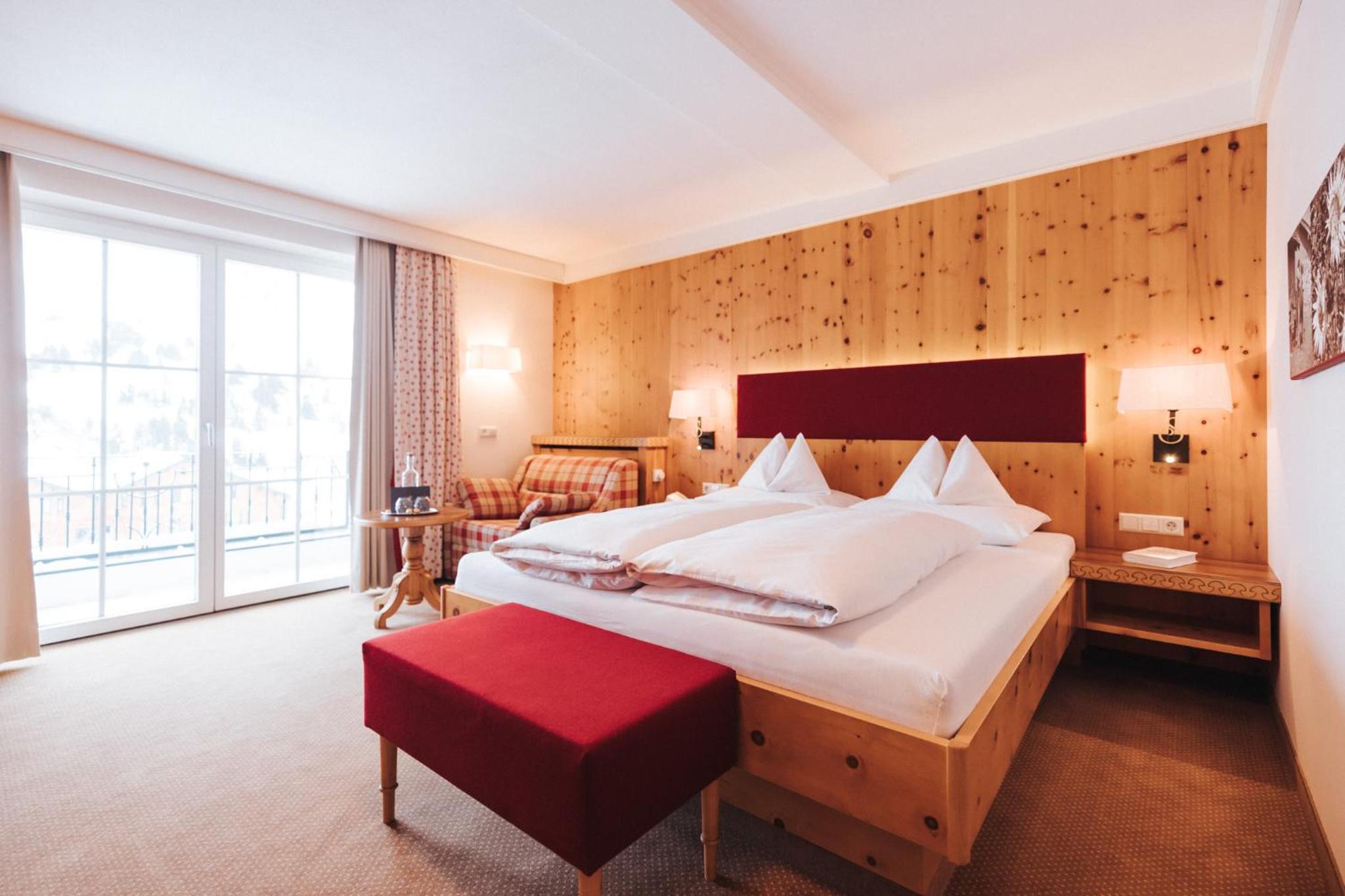 Deluxe Double Room with Extra Bed photo 1