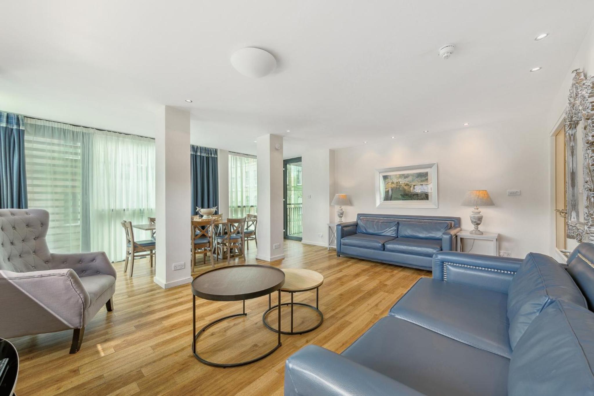 3-Bedroom Apartment - Photo 1