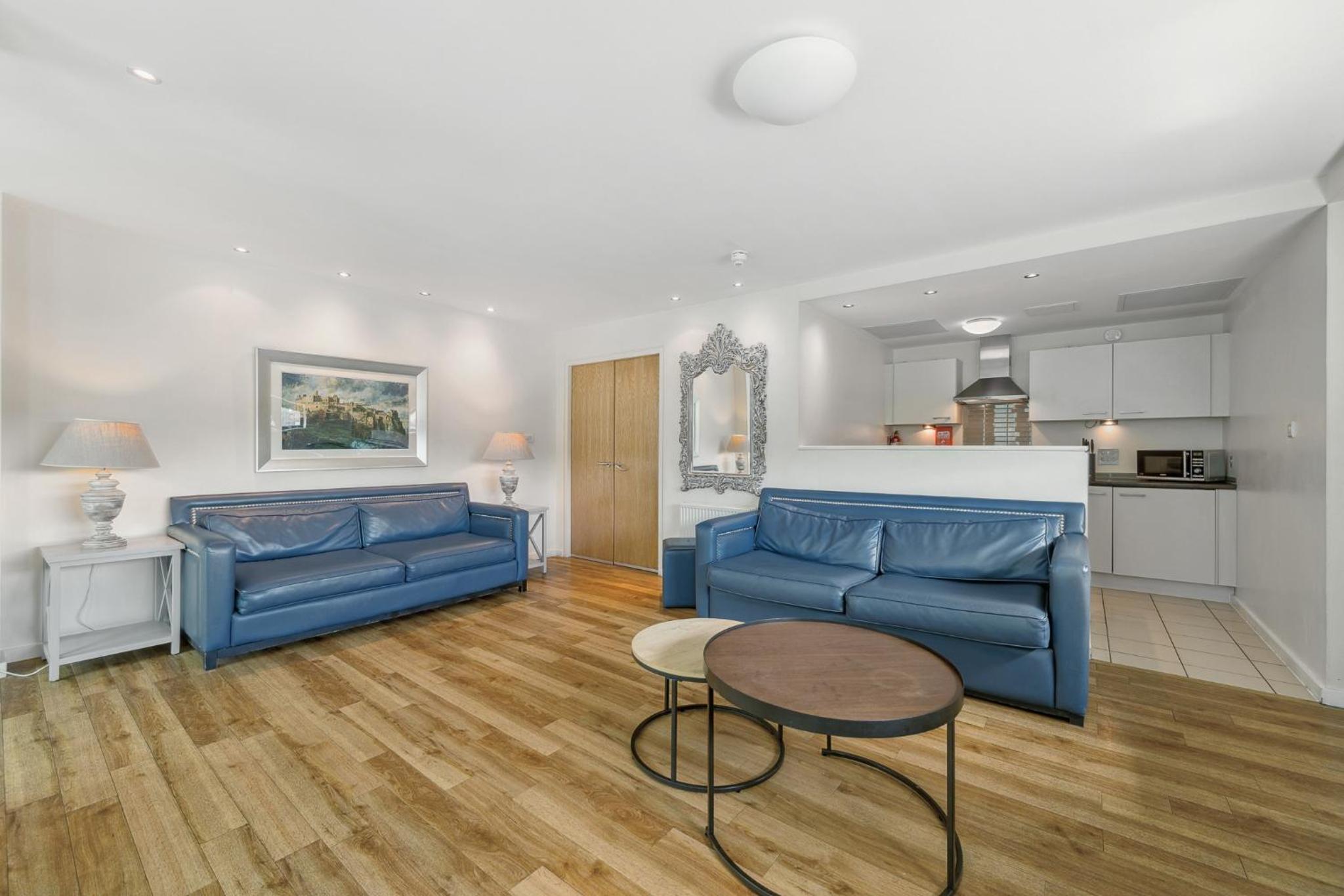 3-Bedroom Apartment - Photo 2