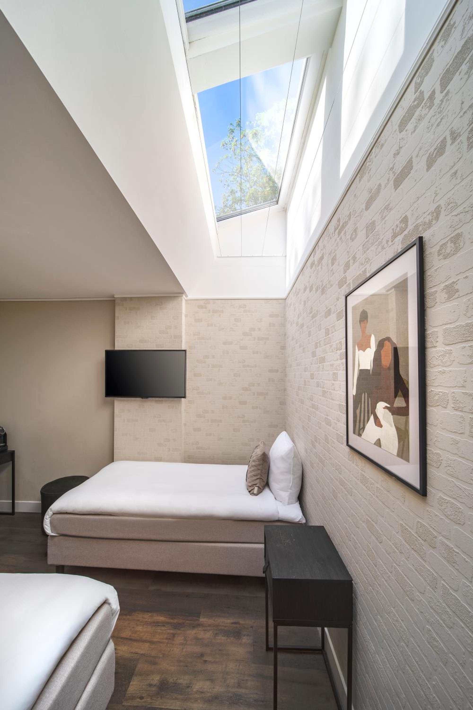 Ground Floor Triple Room without windows