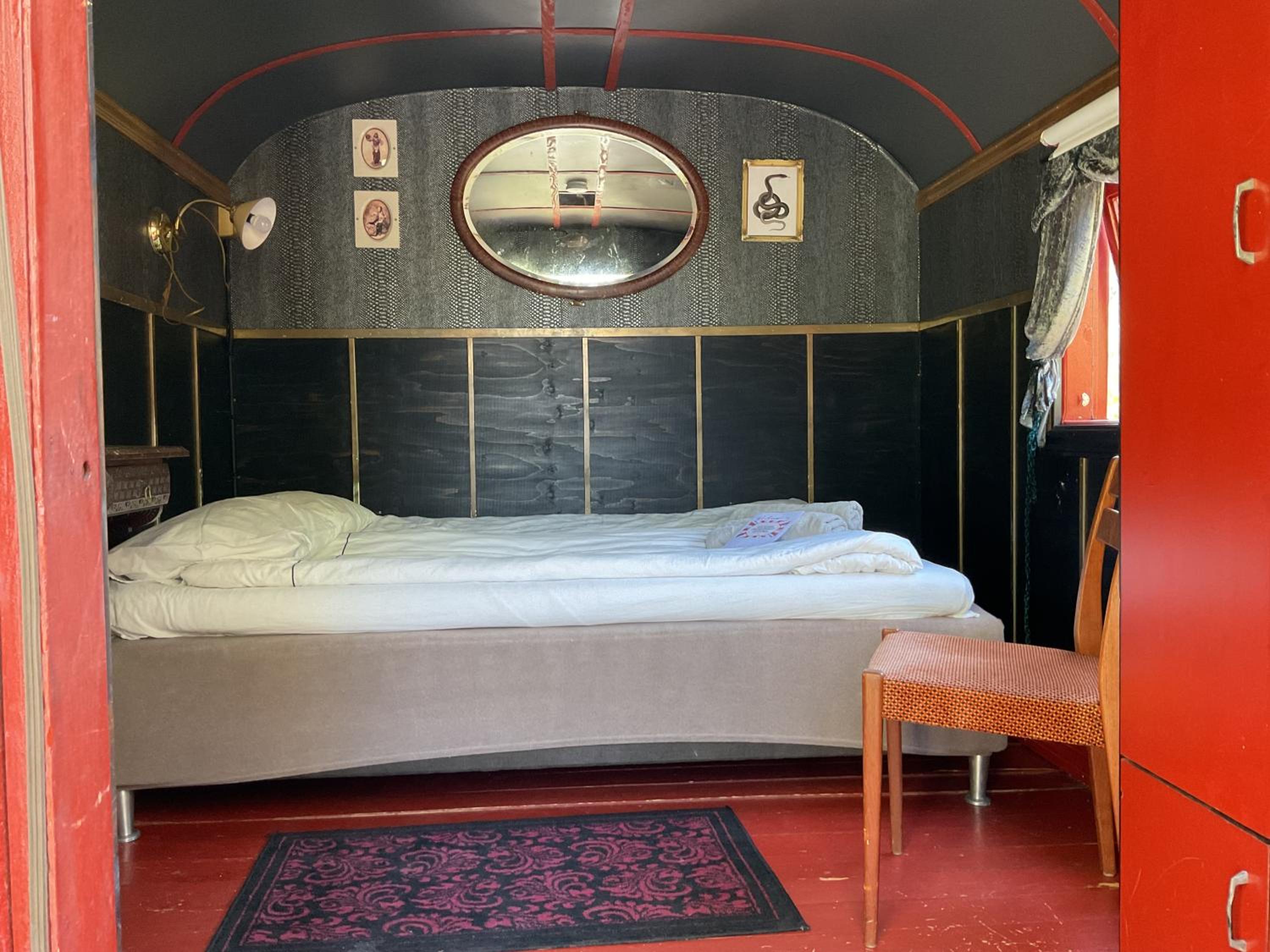 The Snake Charmer's Room photo 1