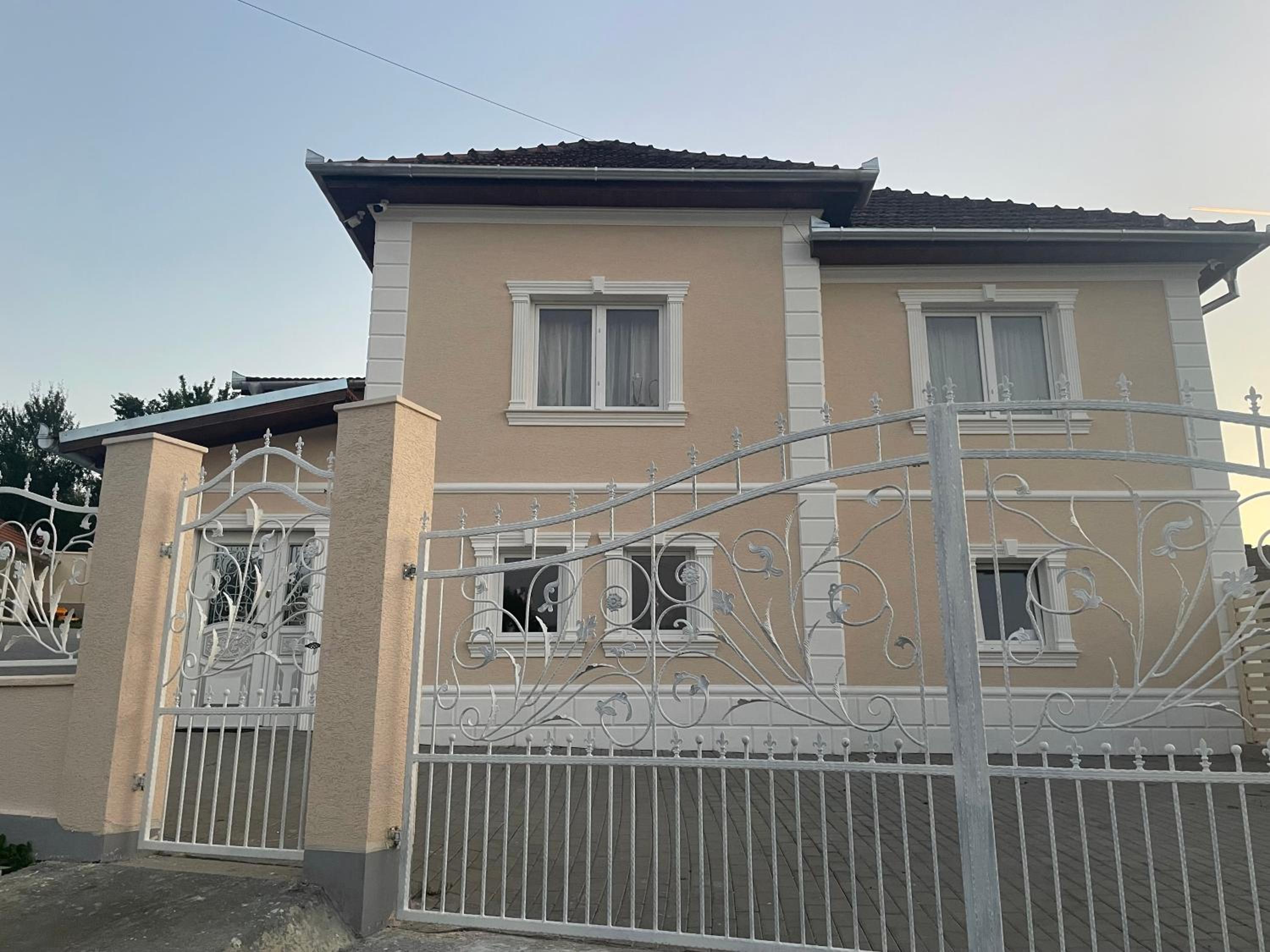 Two-Bedroom House photo 2