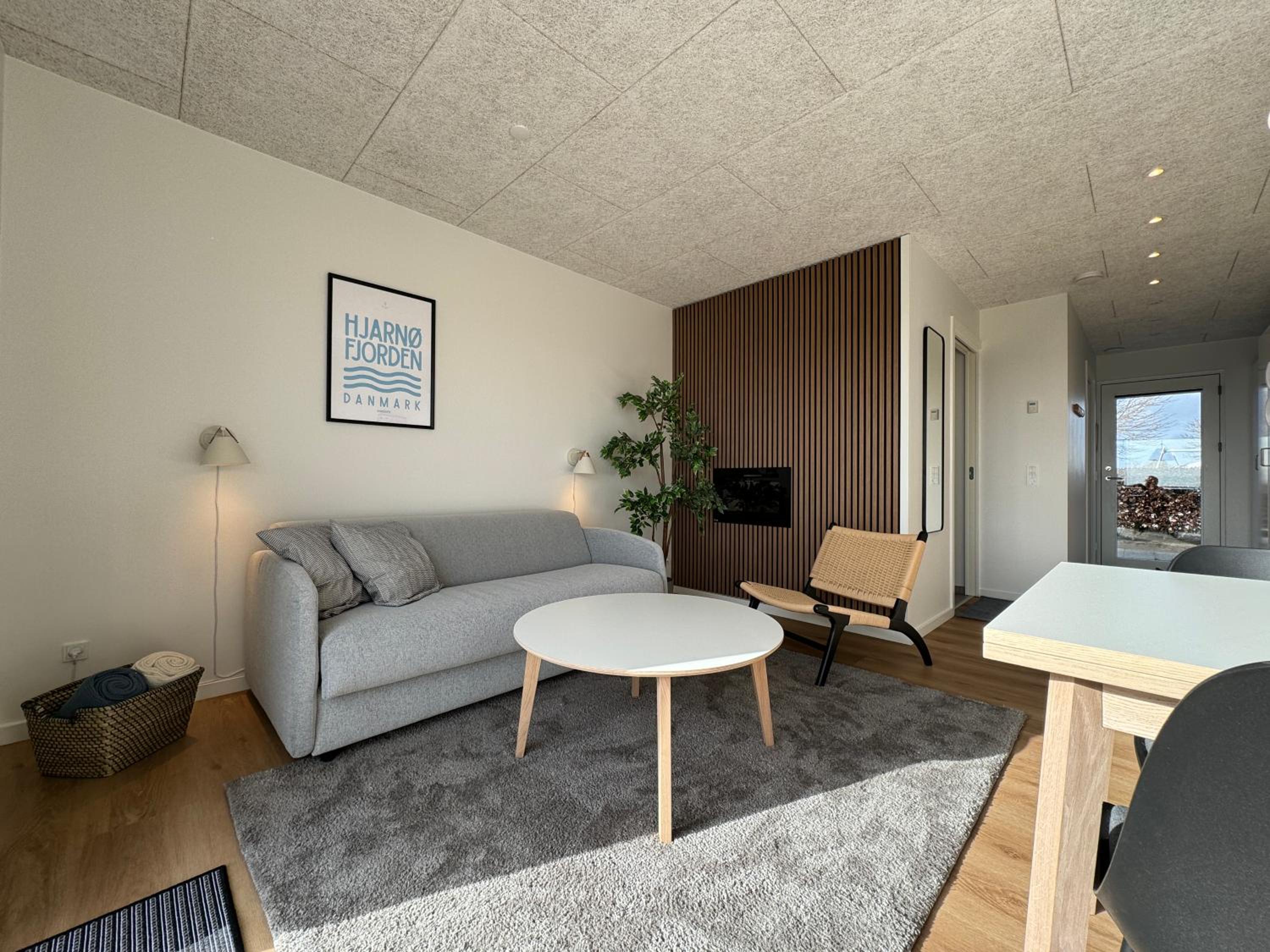 Deluxe One-Bedroom Apartment with Ocean View photo 1