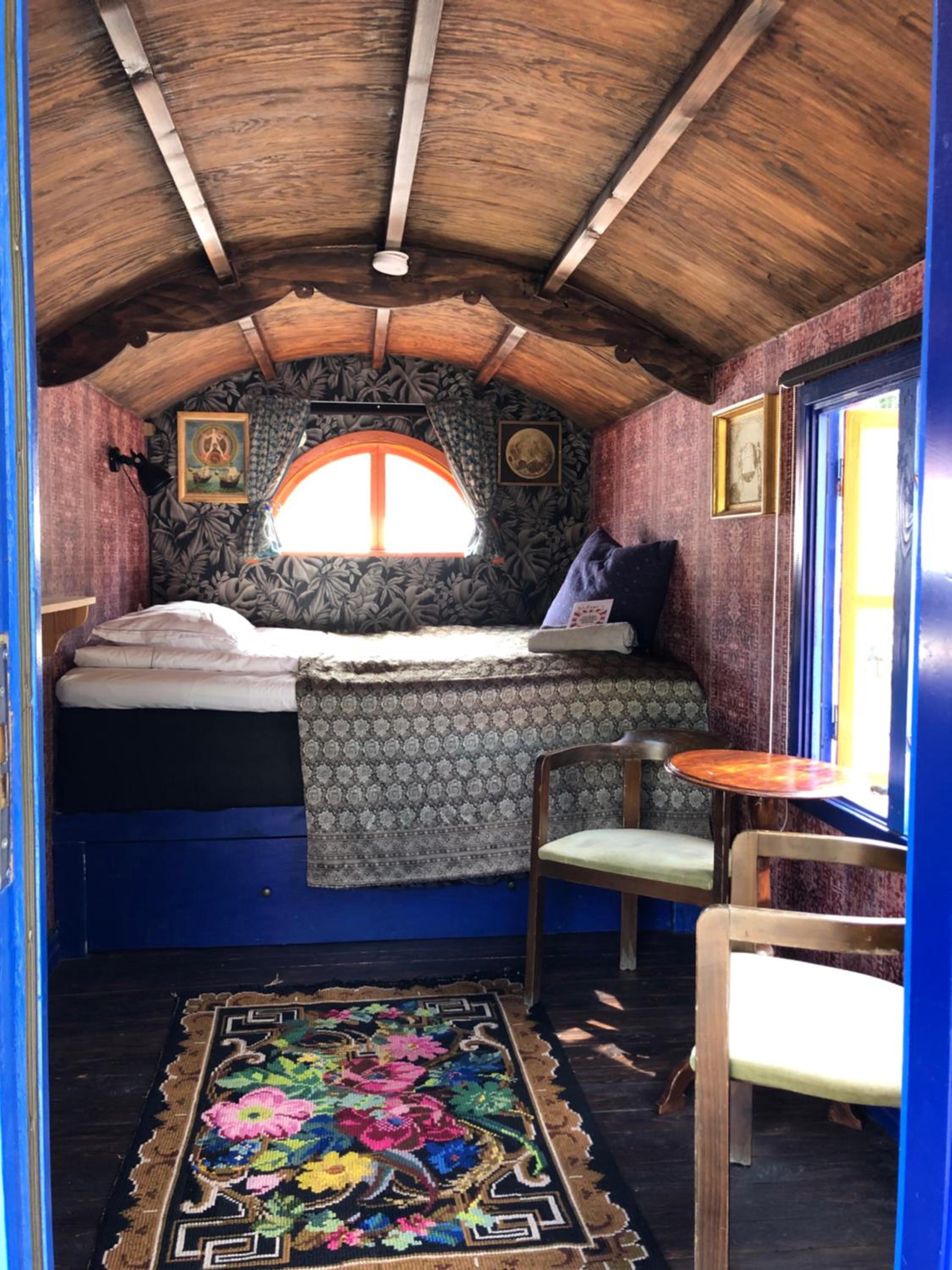 The Magician's Wagon photo 1