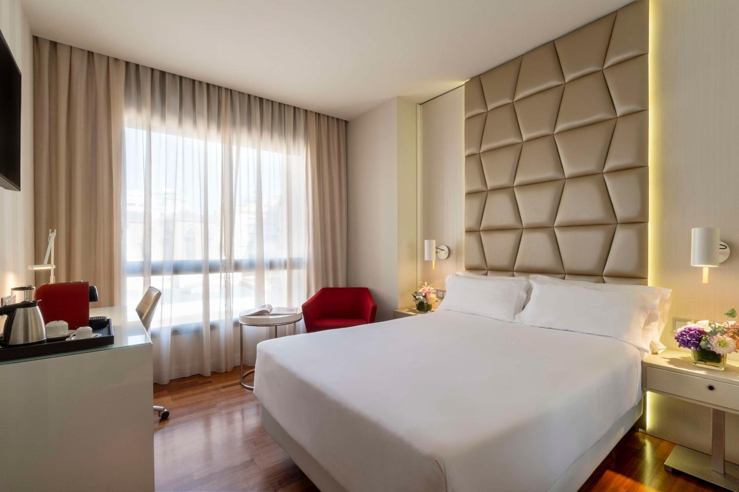 Superior Single Room thumbnail 6