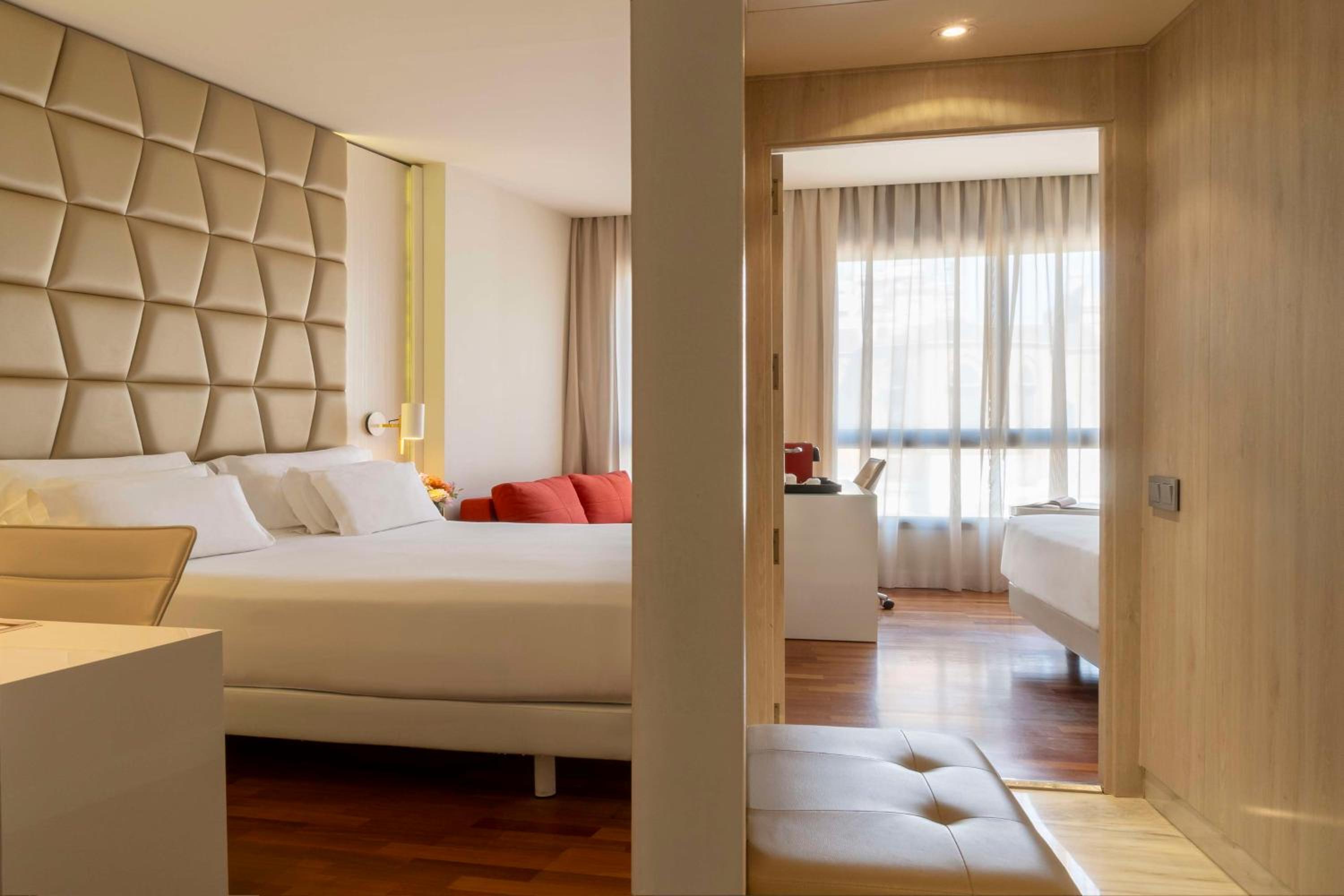 Family Connecting Room (2 Adults + 1 Child)