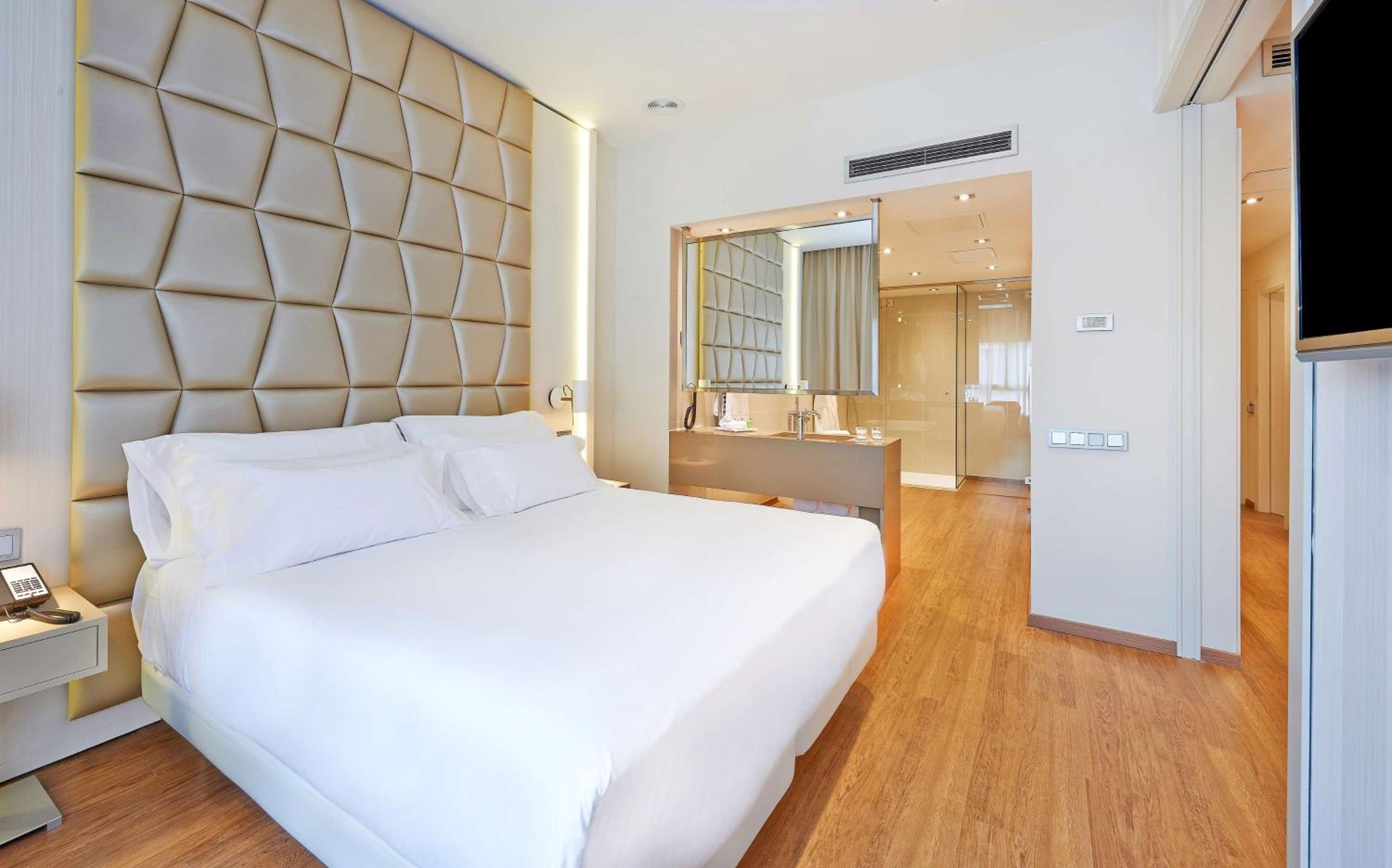 Family Quadruple Room (3 Adults + 1 Child)