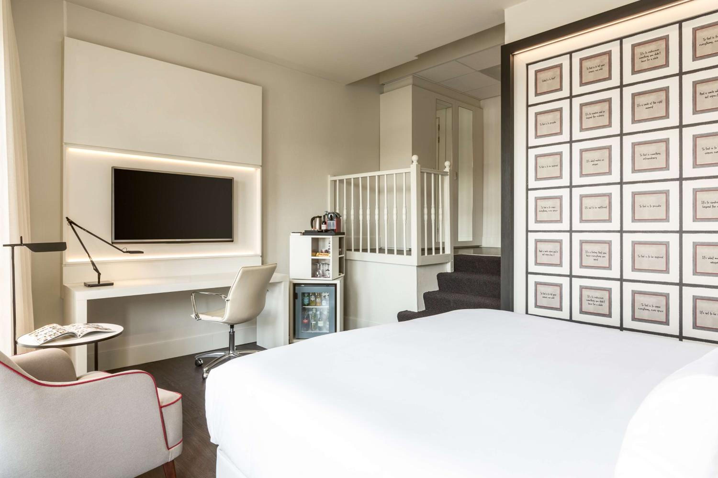 Premium Double or Twin Room with View photo 2