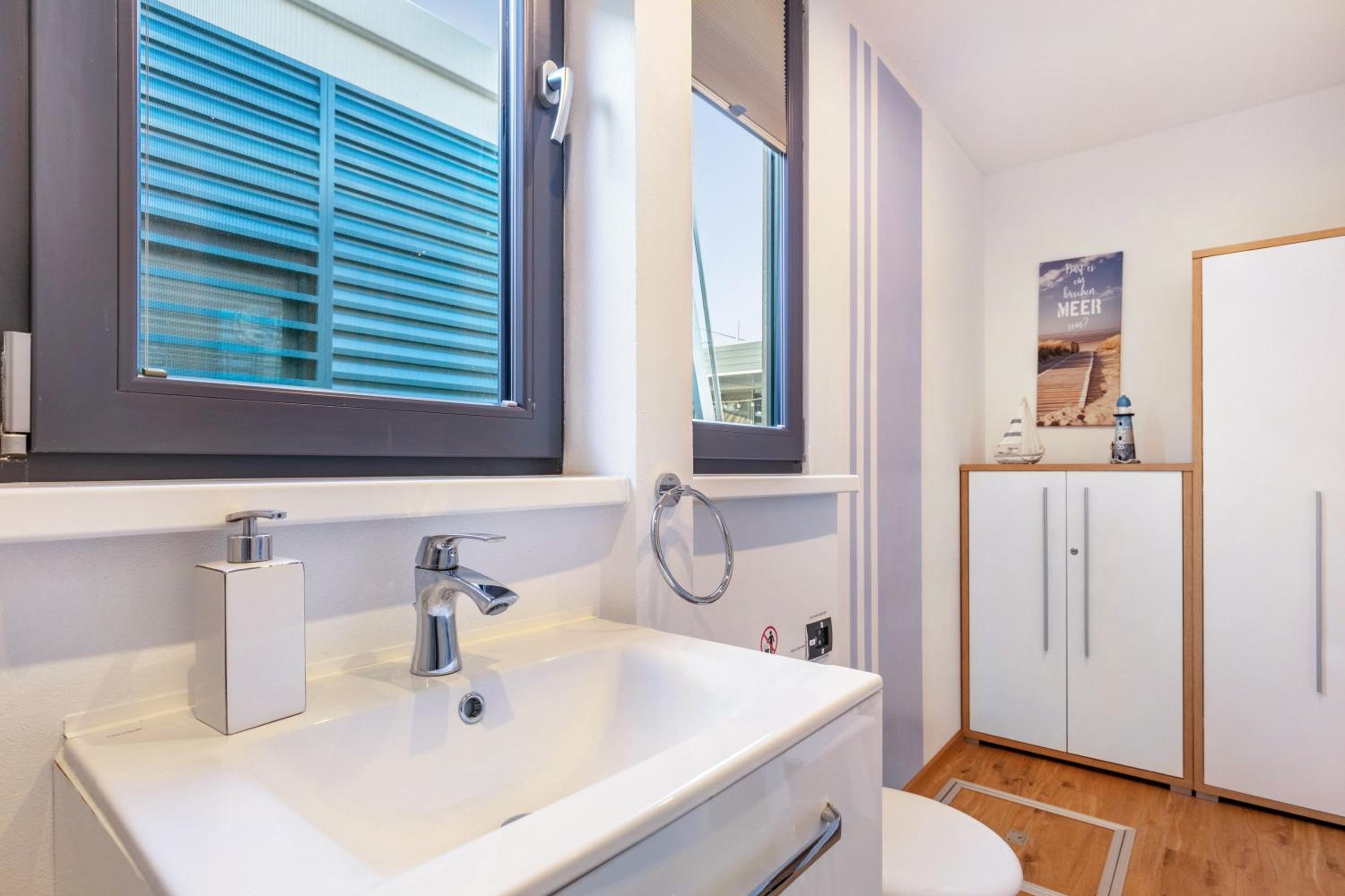 Two-Bedroom Deluxe Apartment with Balcony photo 3