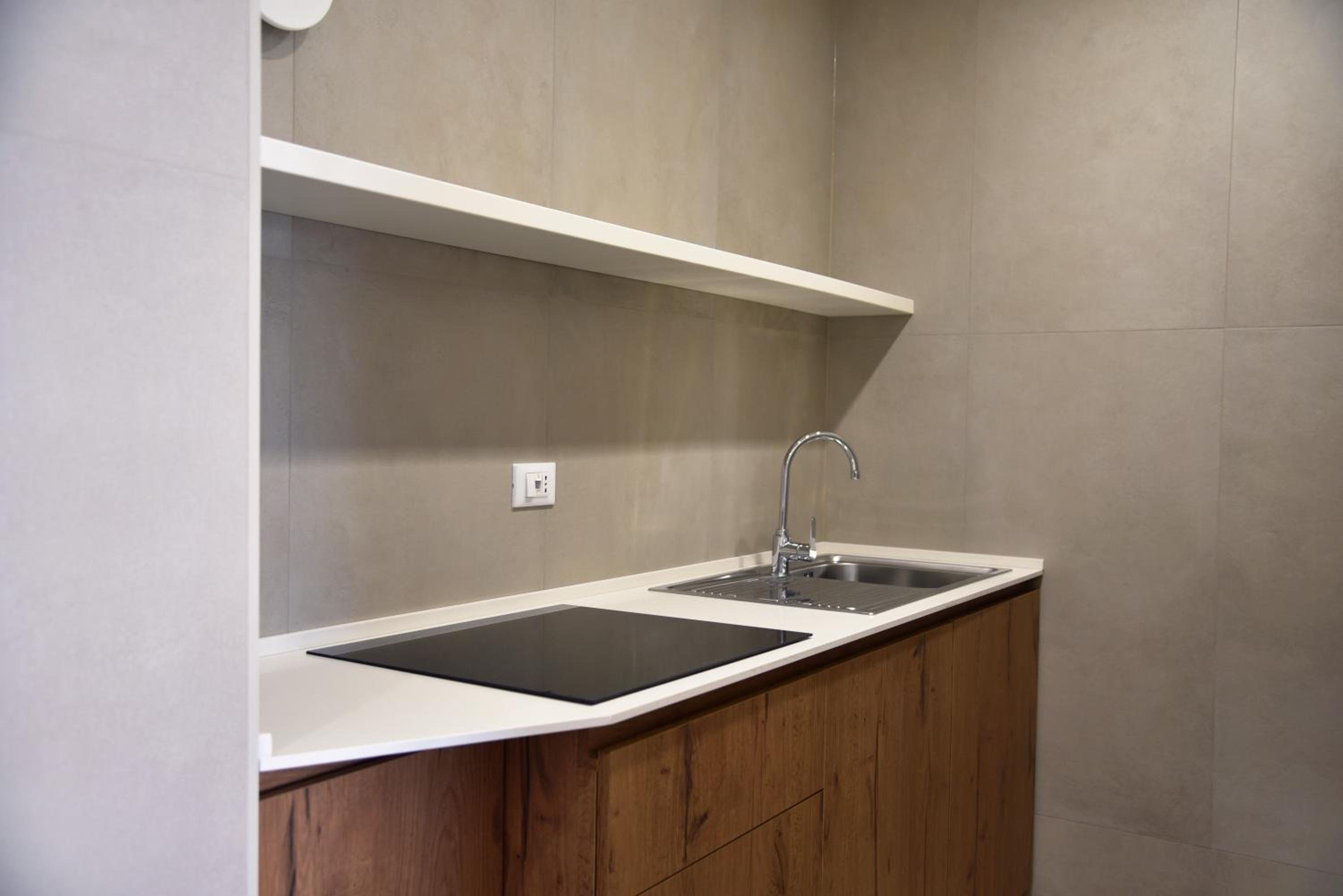 Studio Apartment with Balcony photo 3