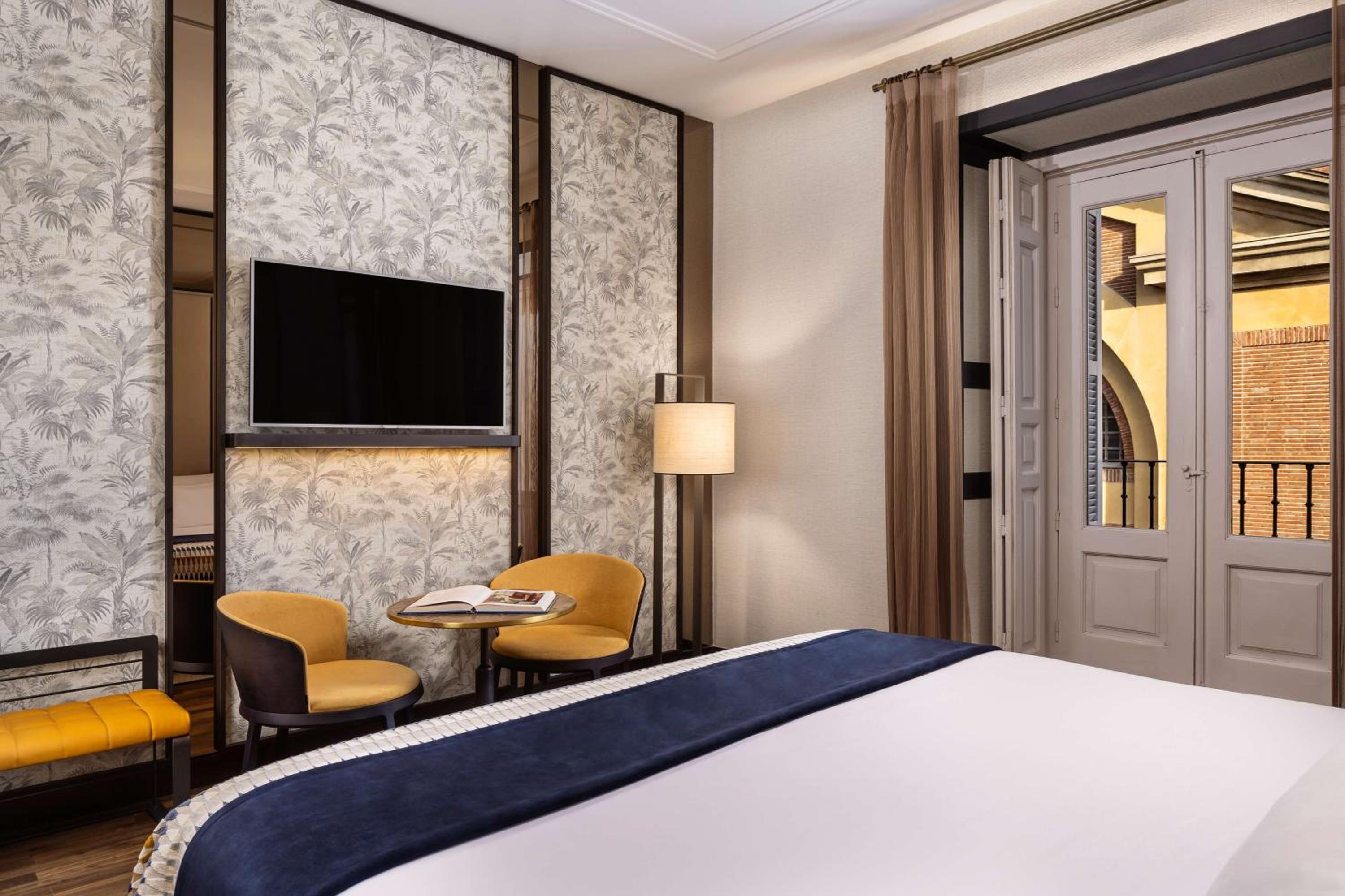 Deluxe Double or Twin Room with View