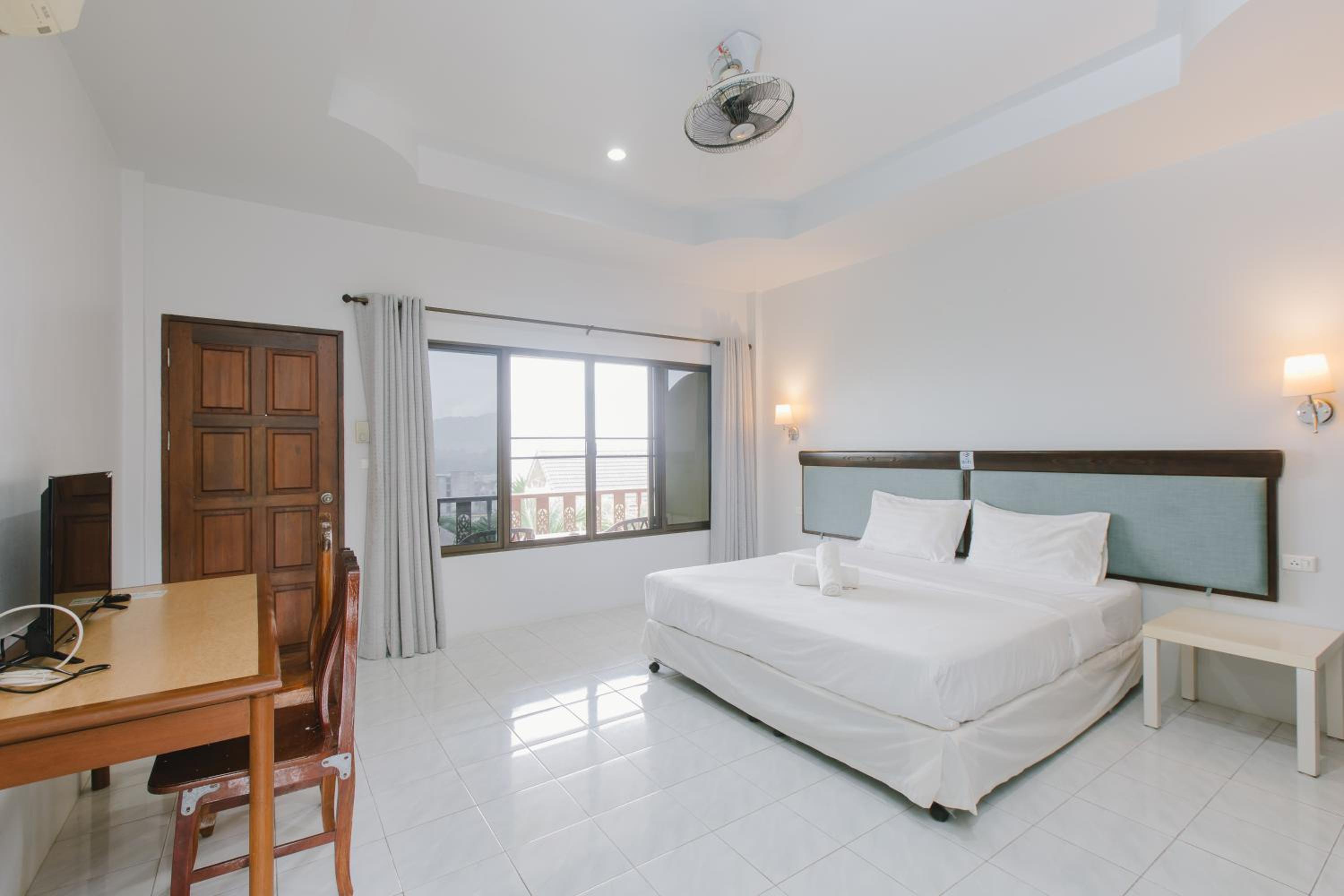 Large Double Room Balcony photo 3