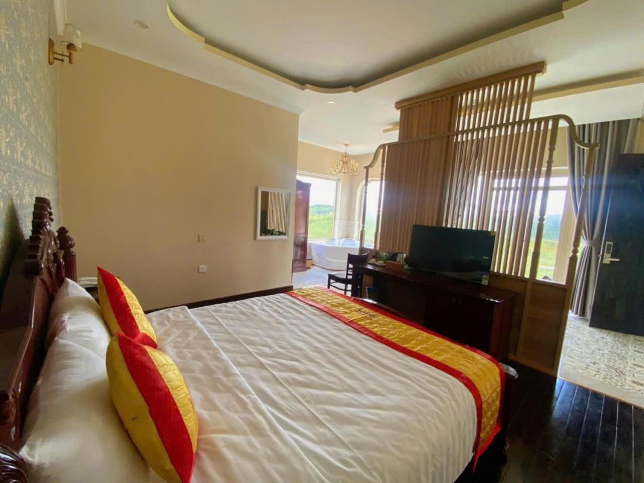 Deluxe Double Room photo 2