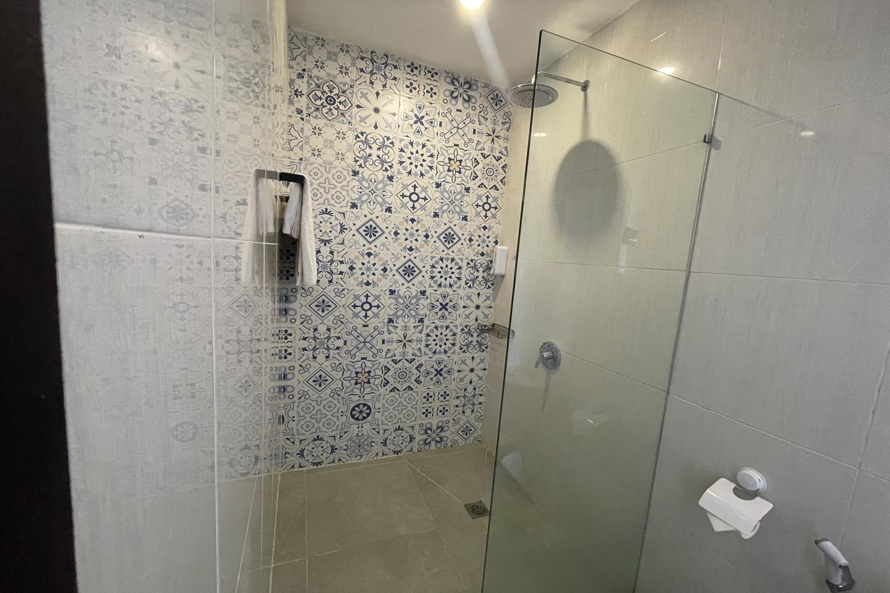 Two-Bedroom Villa - Photo 4