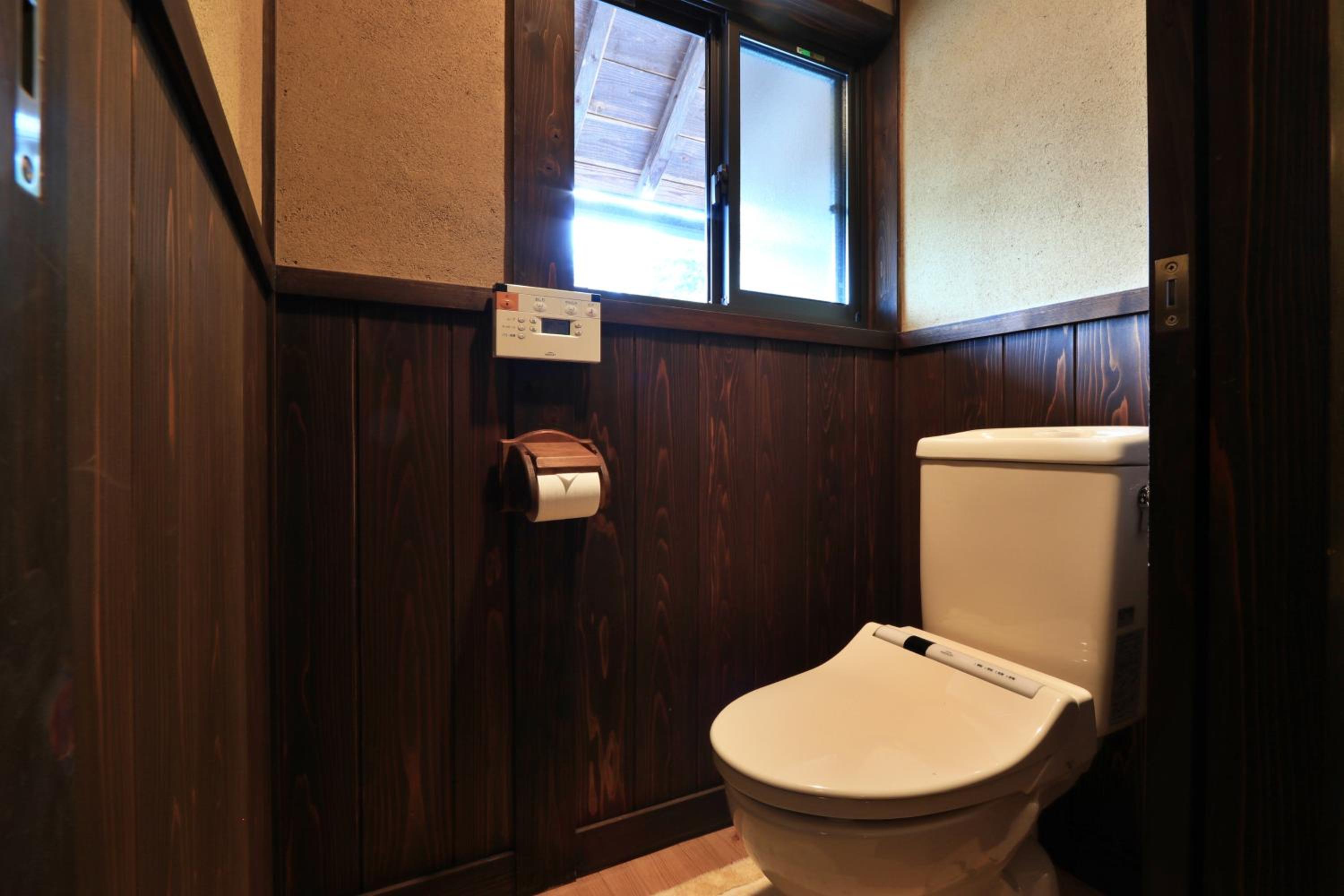 Japanese-Style Standard Room with Toilet - Photo 9