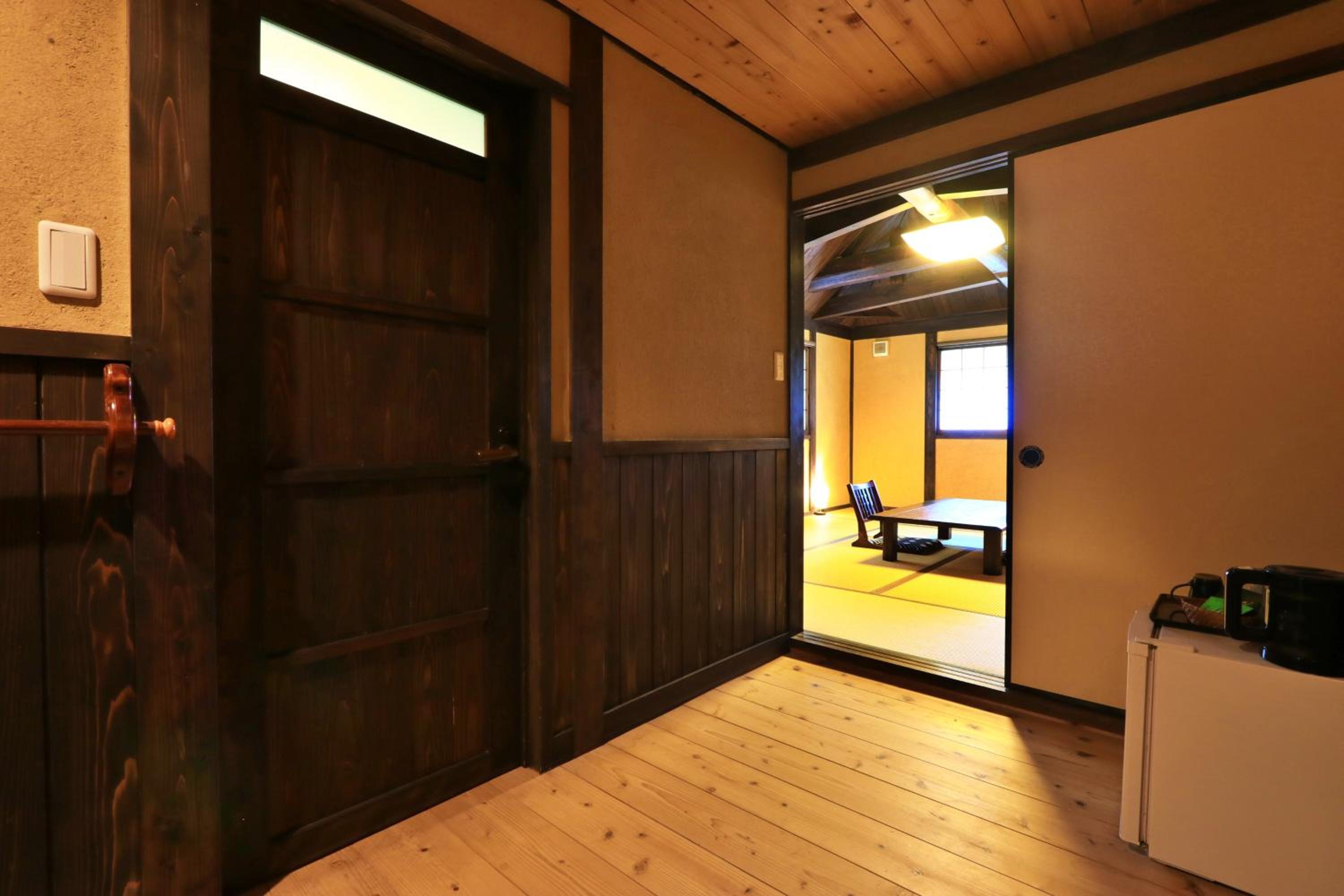 Japanese-Style Superior Room with Toilet - Photo 6