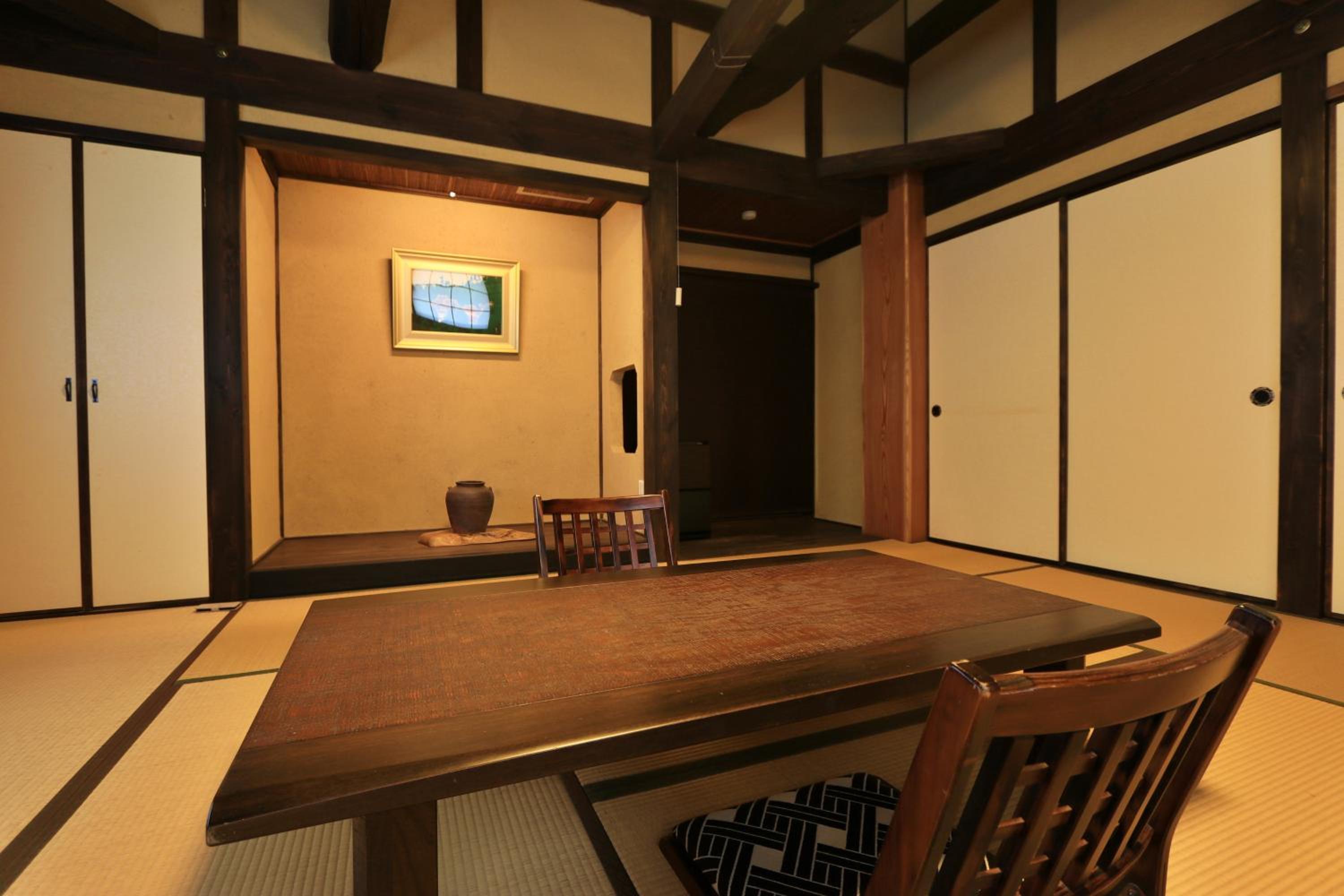 Japanese-Style Superior Room with Toilet - Photo 3