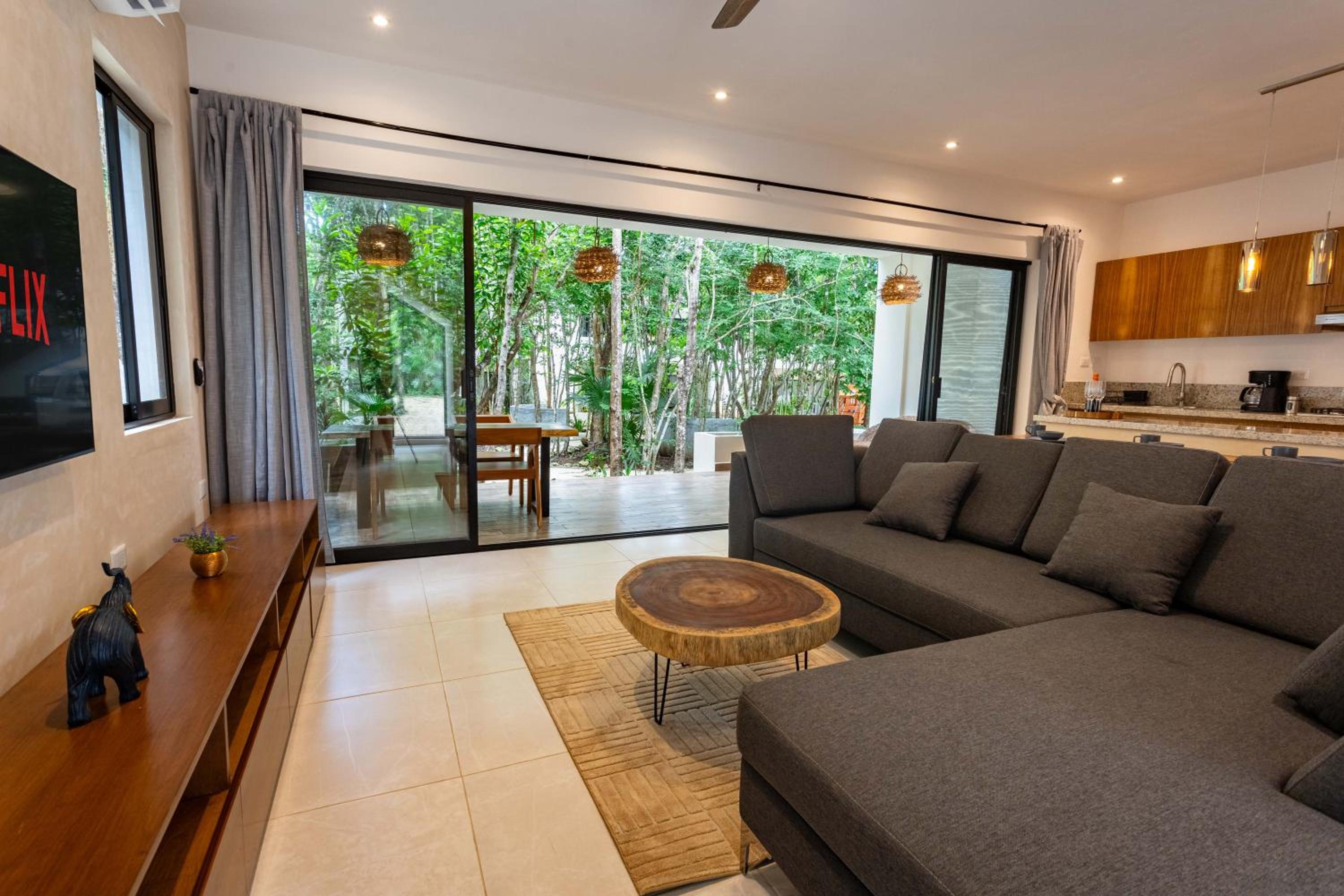 Superior Villa photo 1