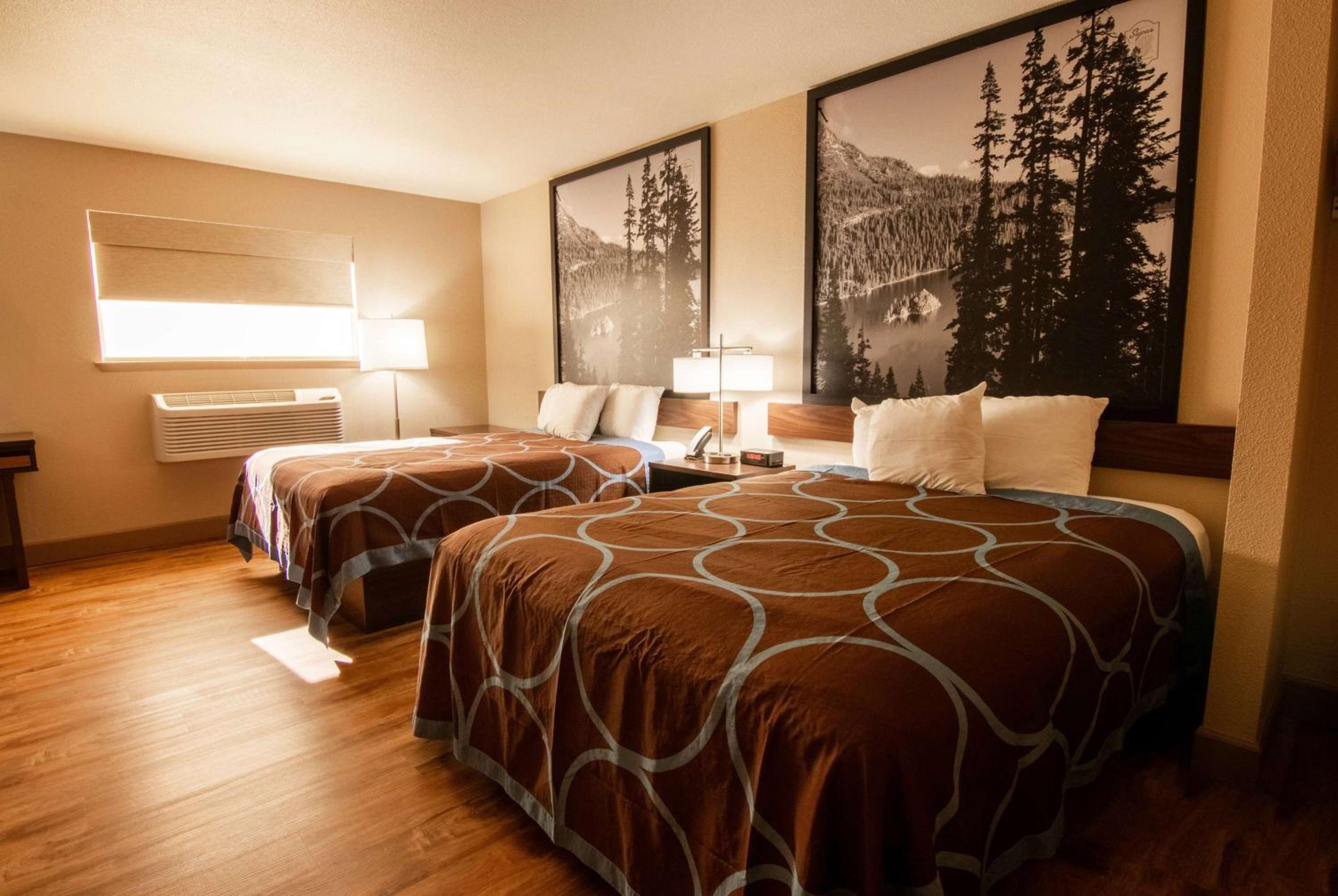 Queen Room with Two Queen Beds - Non-Smoking