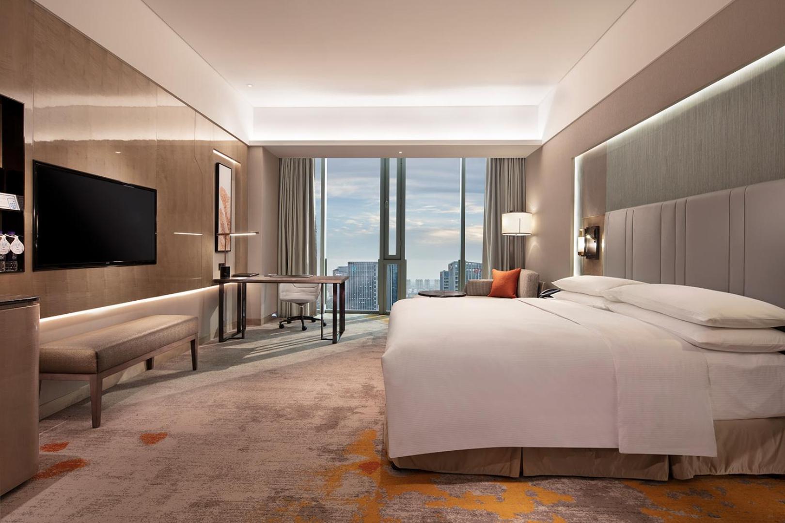 Deluxe King Room - High Floor photo 2