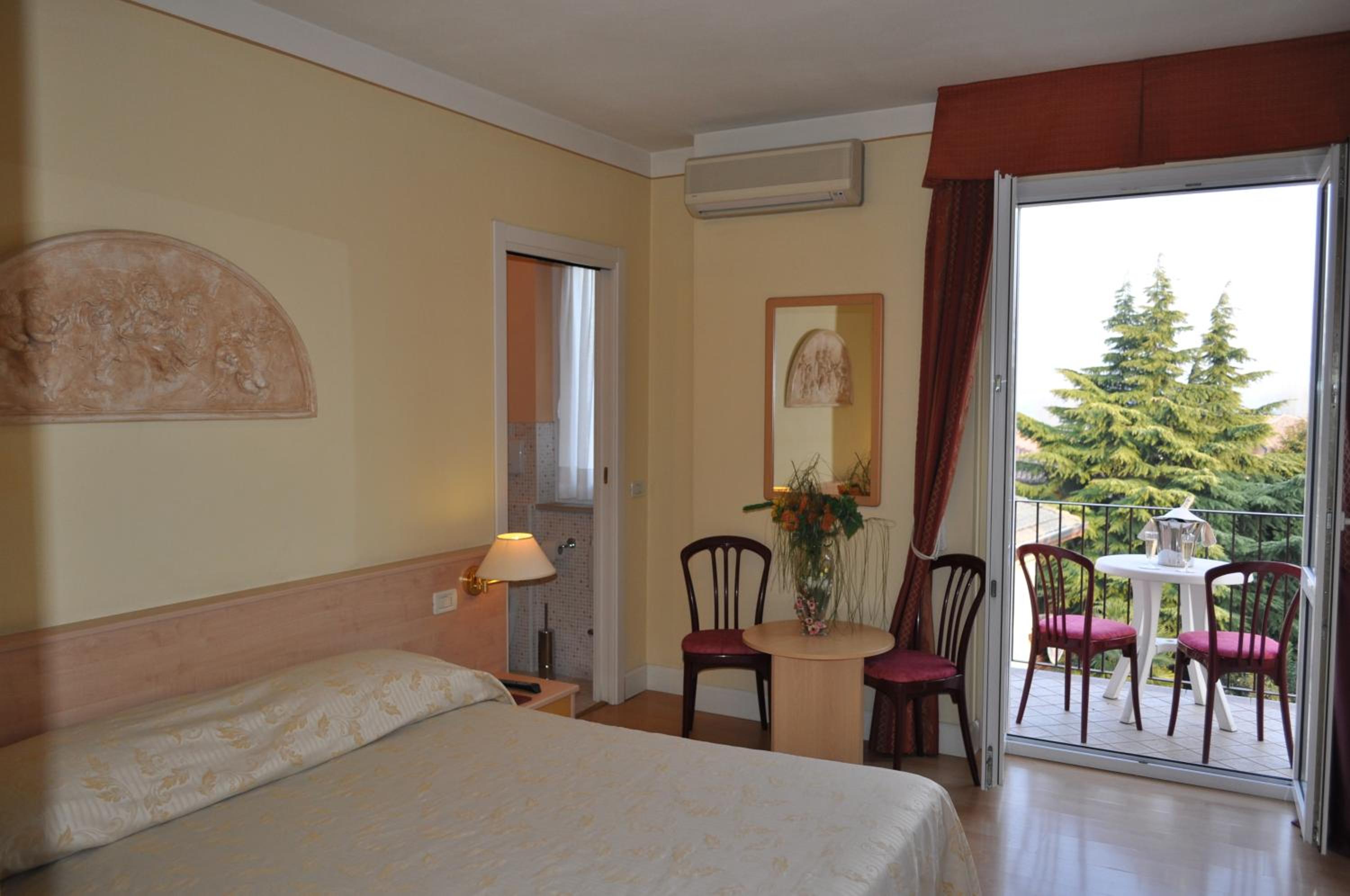 Double Room - Photo 4
