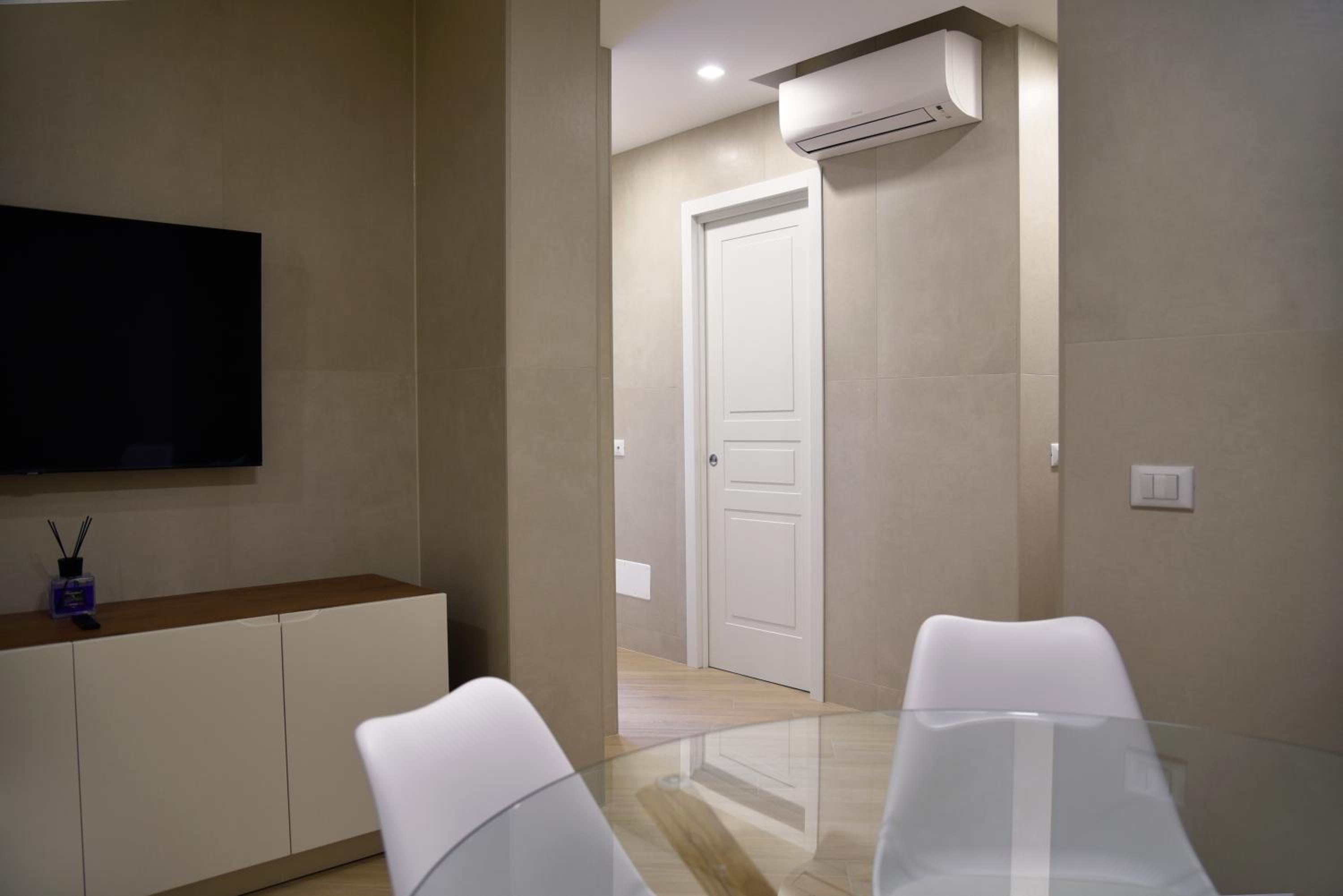 Two-Bedroom Apartment with Balcony photo 1