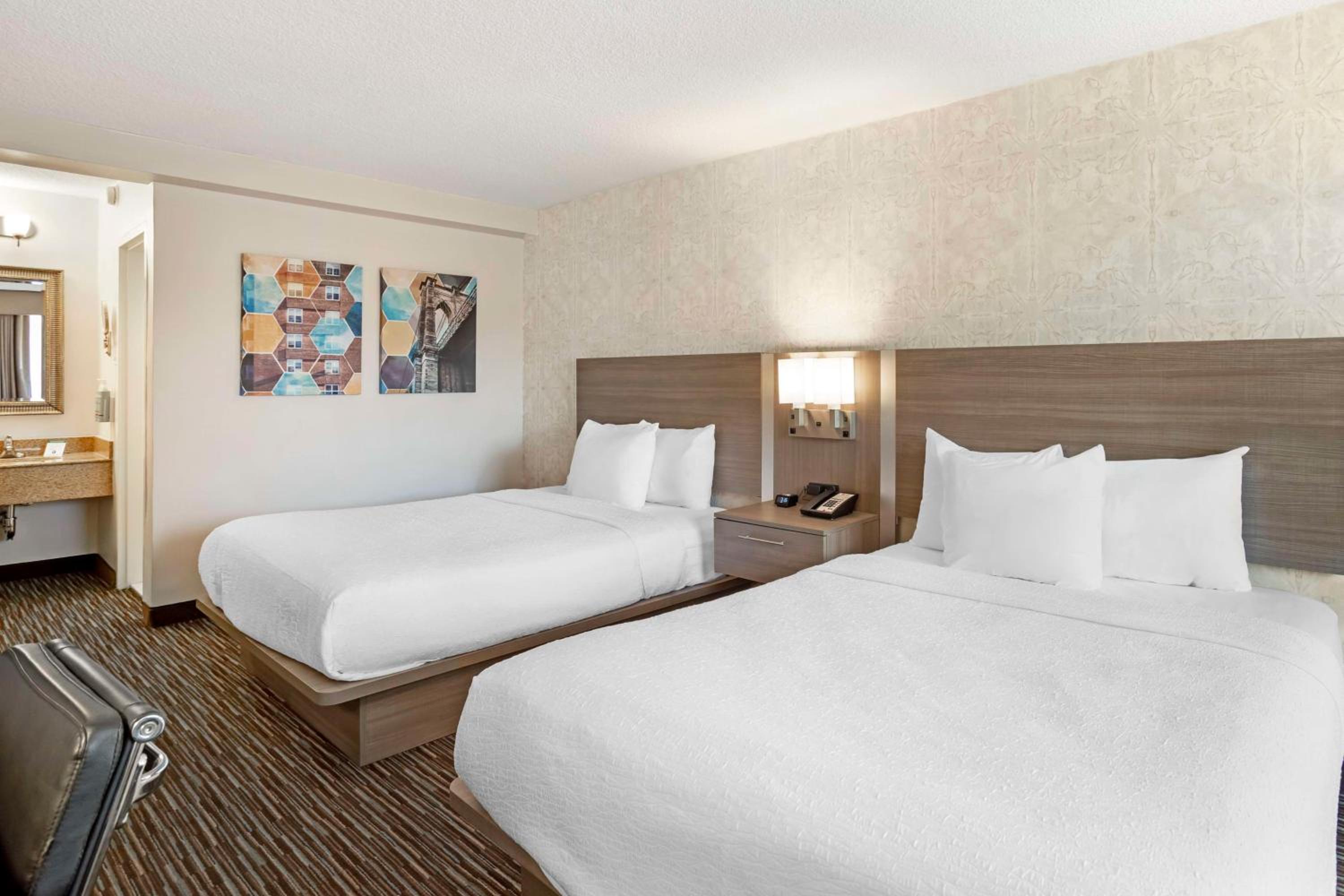 Double Room with Two Double Beds - Non-Smoking photo 2