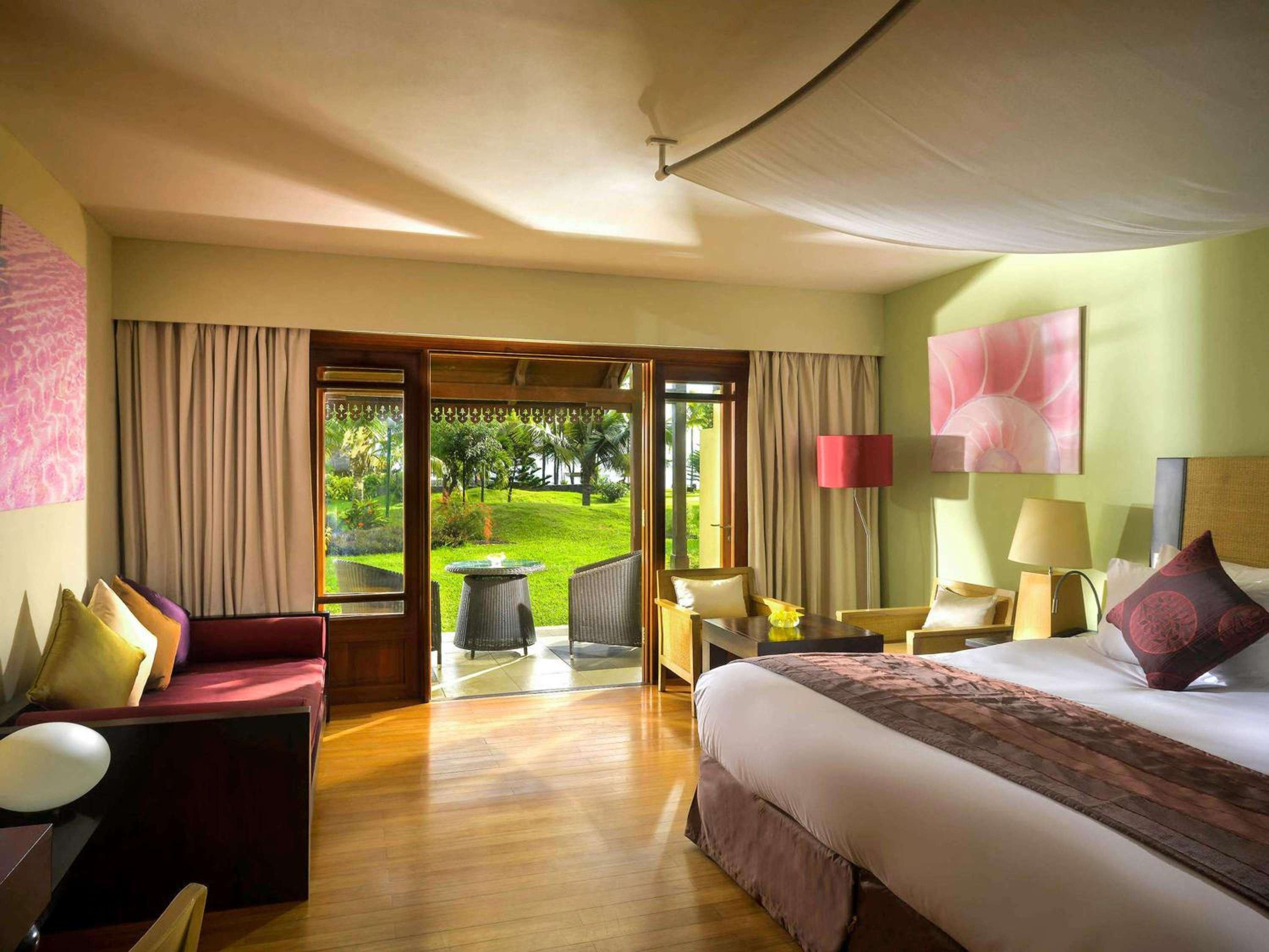 LUXURY ROOM, King Bed, sea facing, balcony or terrace