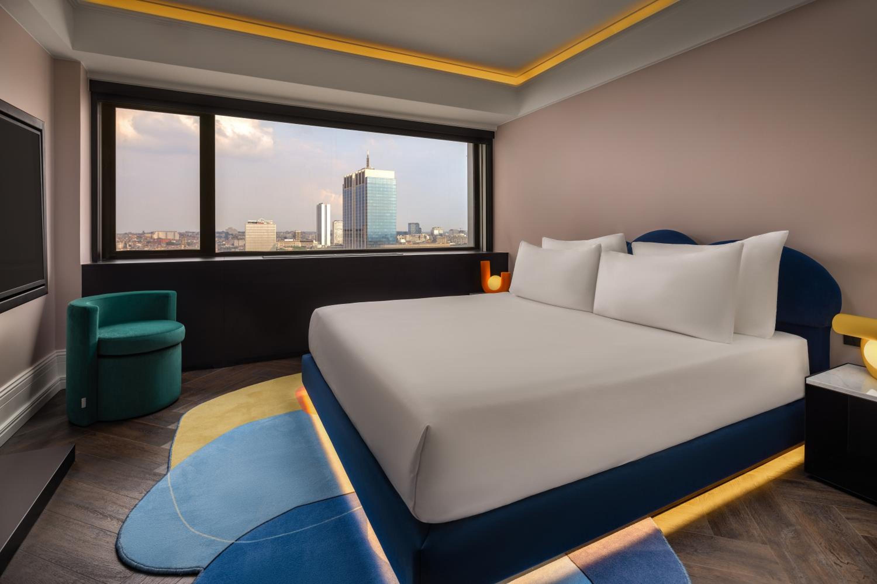 FAB Suite, 1 Bedroom Suite, 1 King, Sofa bed