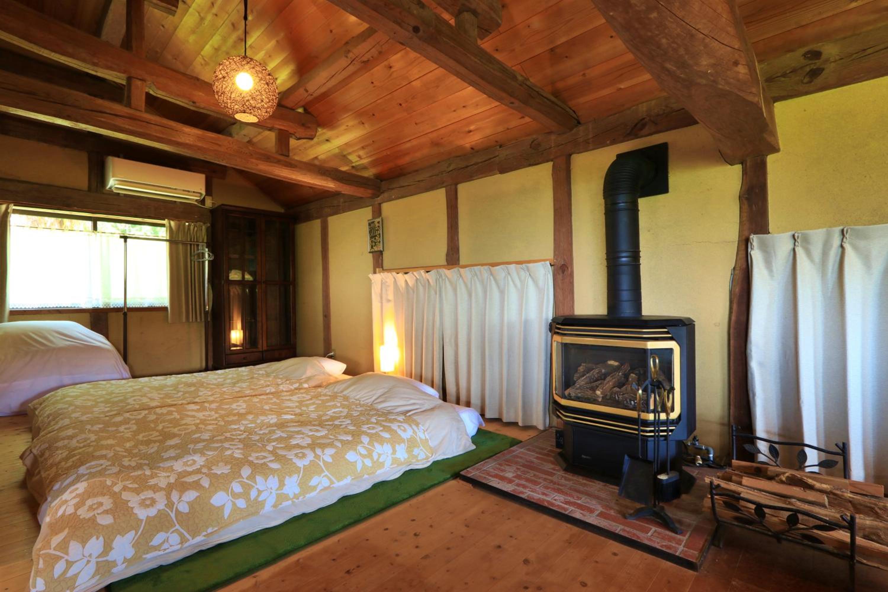 Quadruple Room with Shower - Photo 10