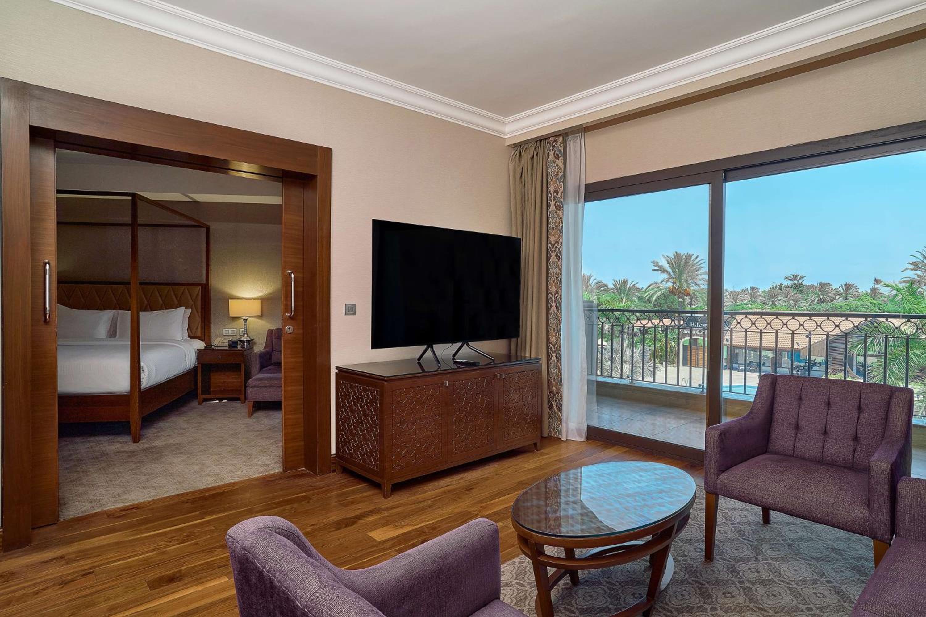 Suite, 1 King Bed, Non Smoking, Pool View