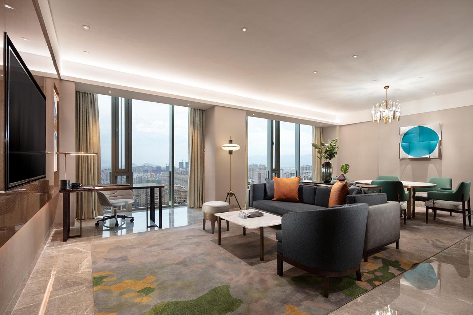 One-Bedroom Executive King Suite photo 2