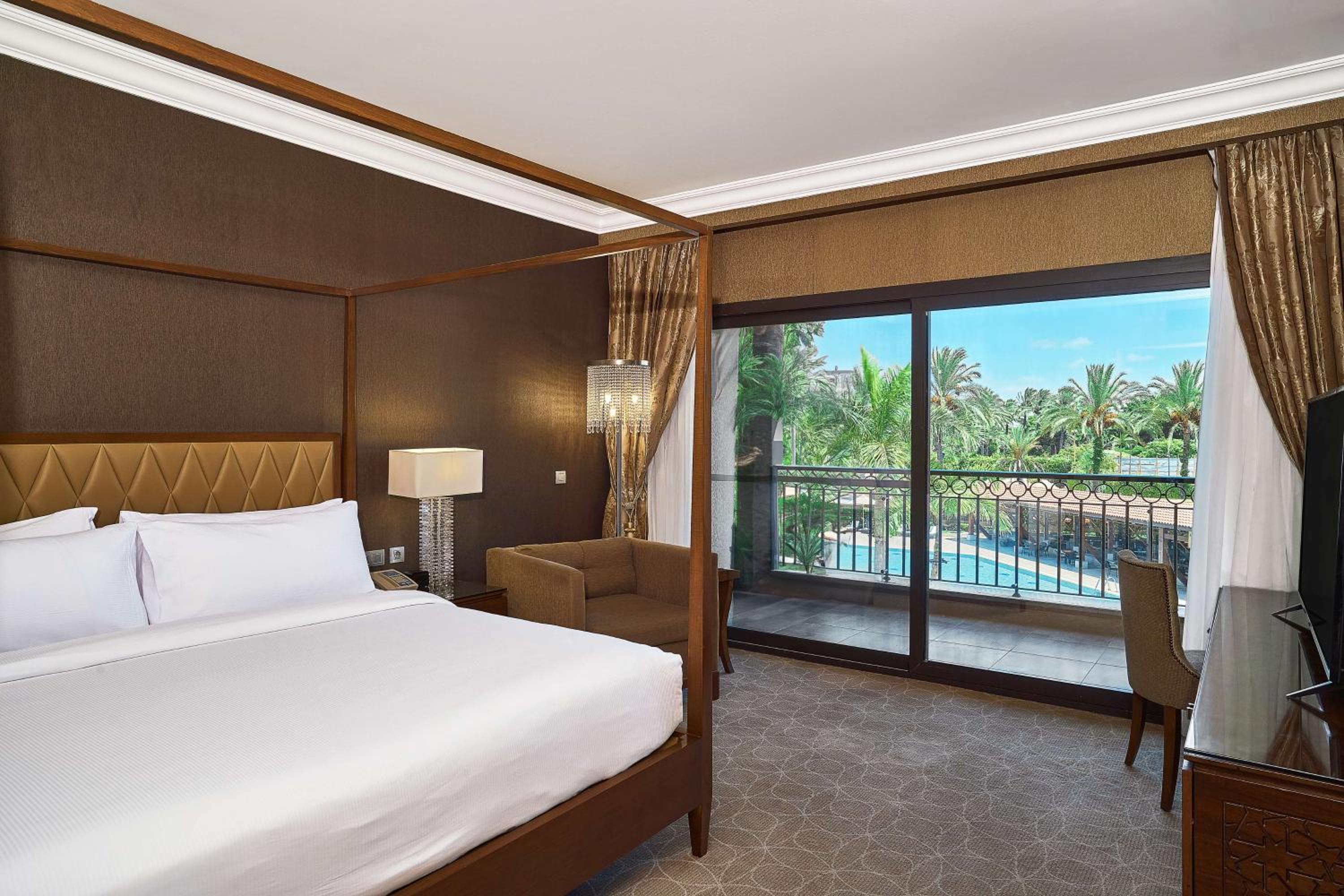 Suite, 1 King Bed, Non Smoking, Pool View