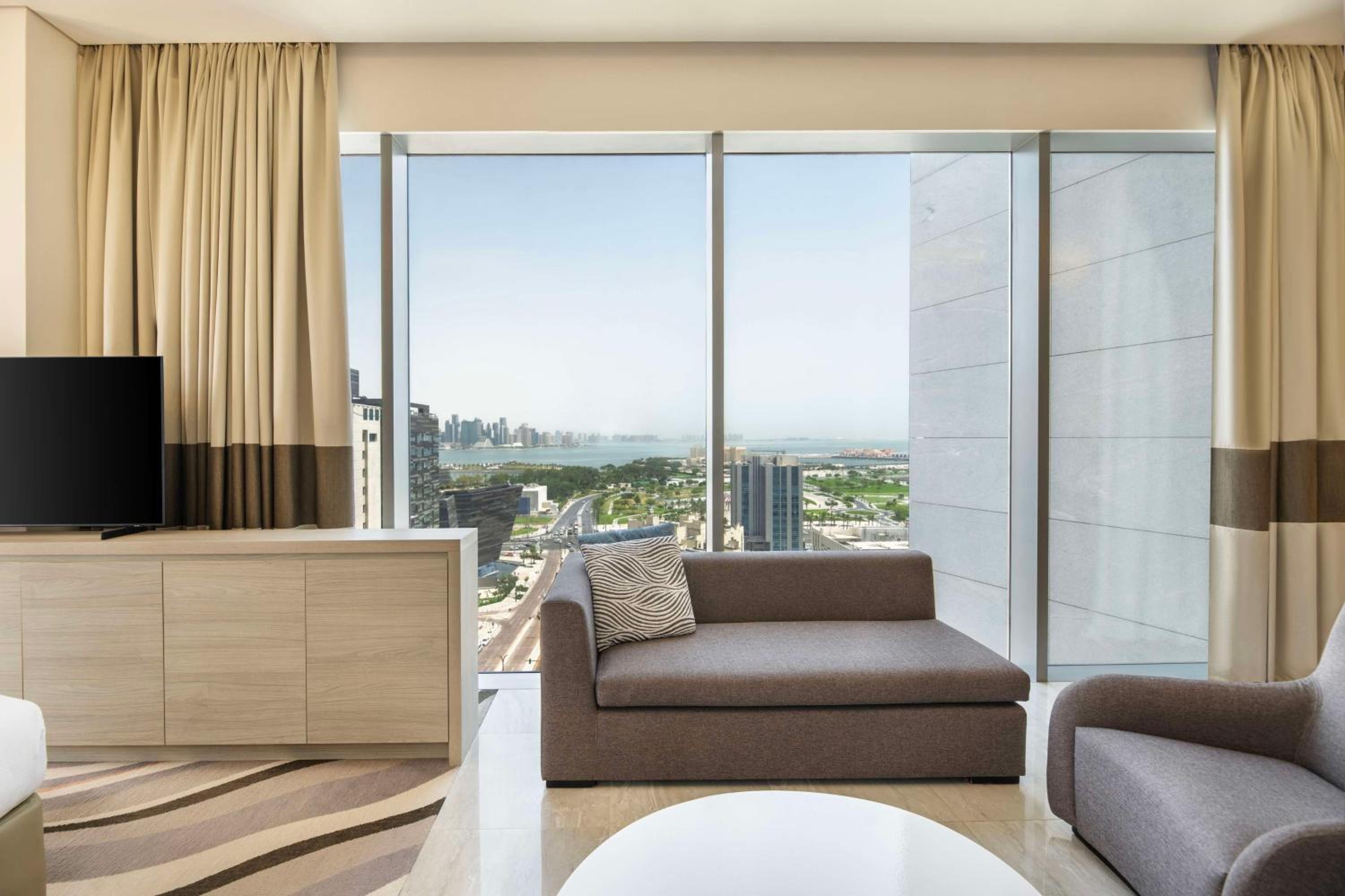 Junior King Suite with Sea View - High Floor
