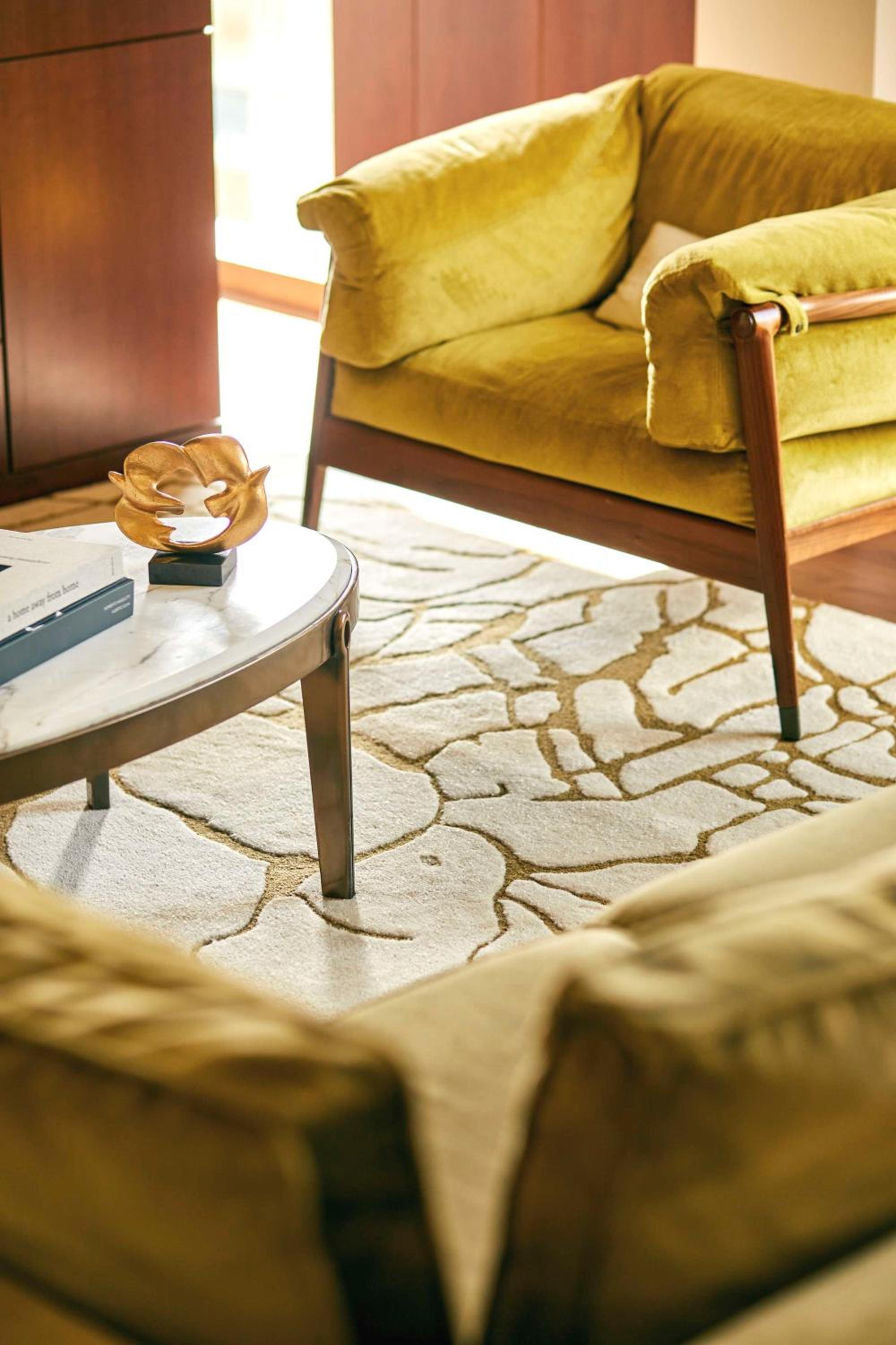 Corner Suite