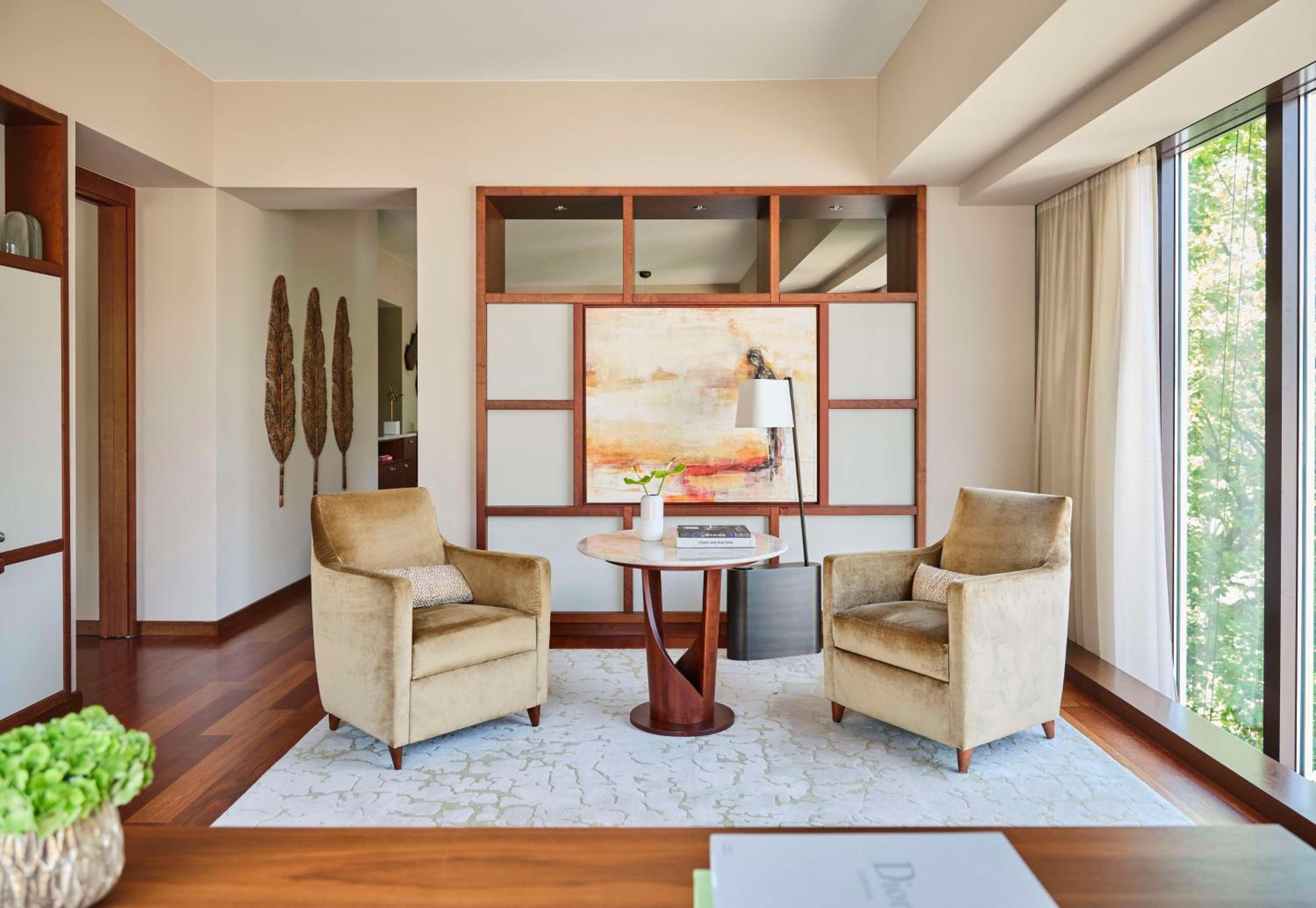 Ambassador Suite thumbnail 6