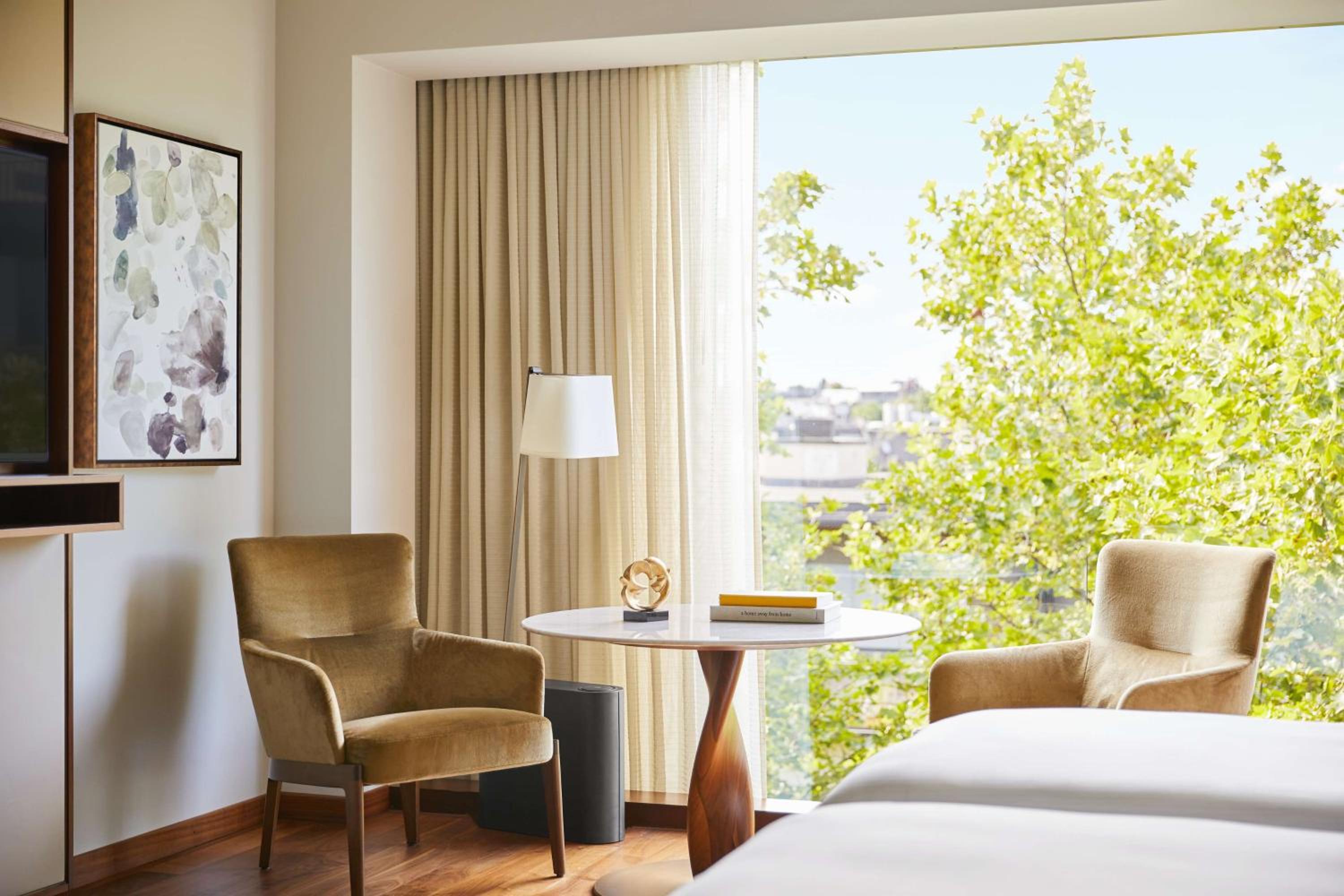 Twin Room thumbnail 5
