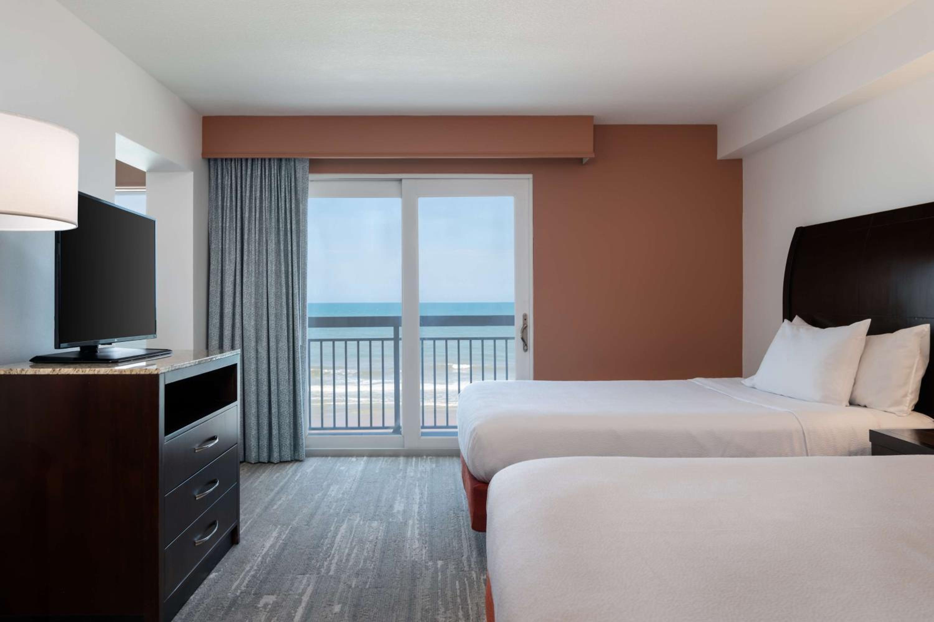 Deluxe Queen Room with Two Queen Beds and Balcony with Ocean-Front View